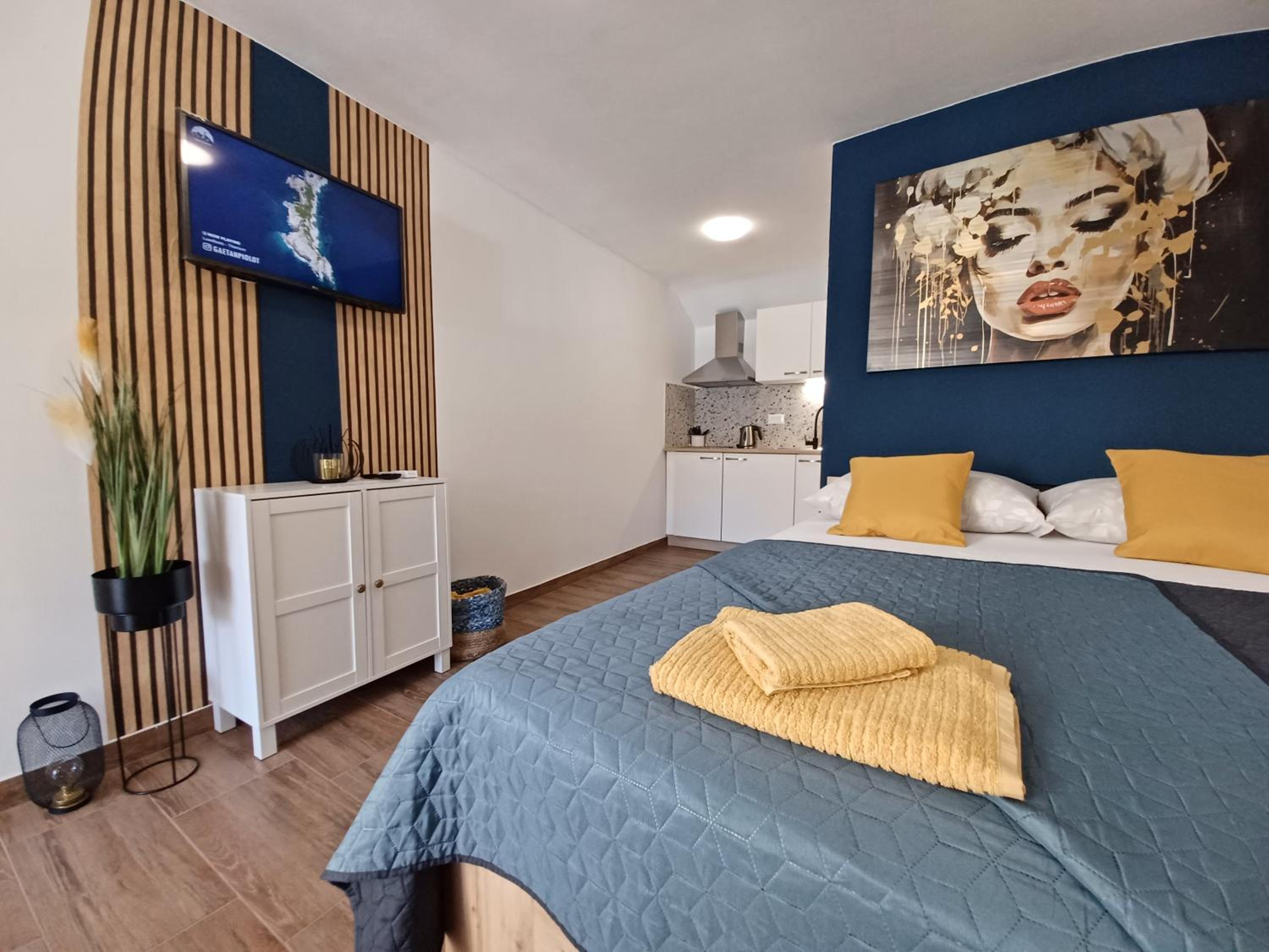 Deluxe Queen Studio