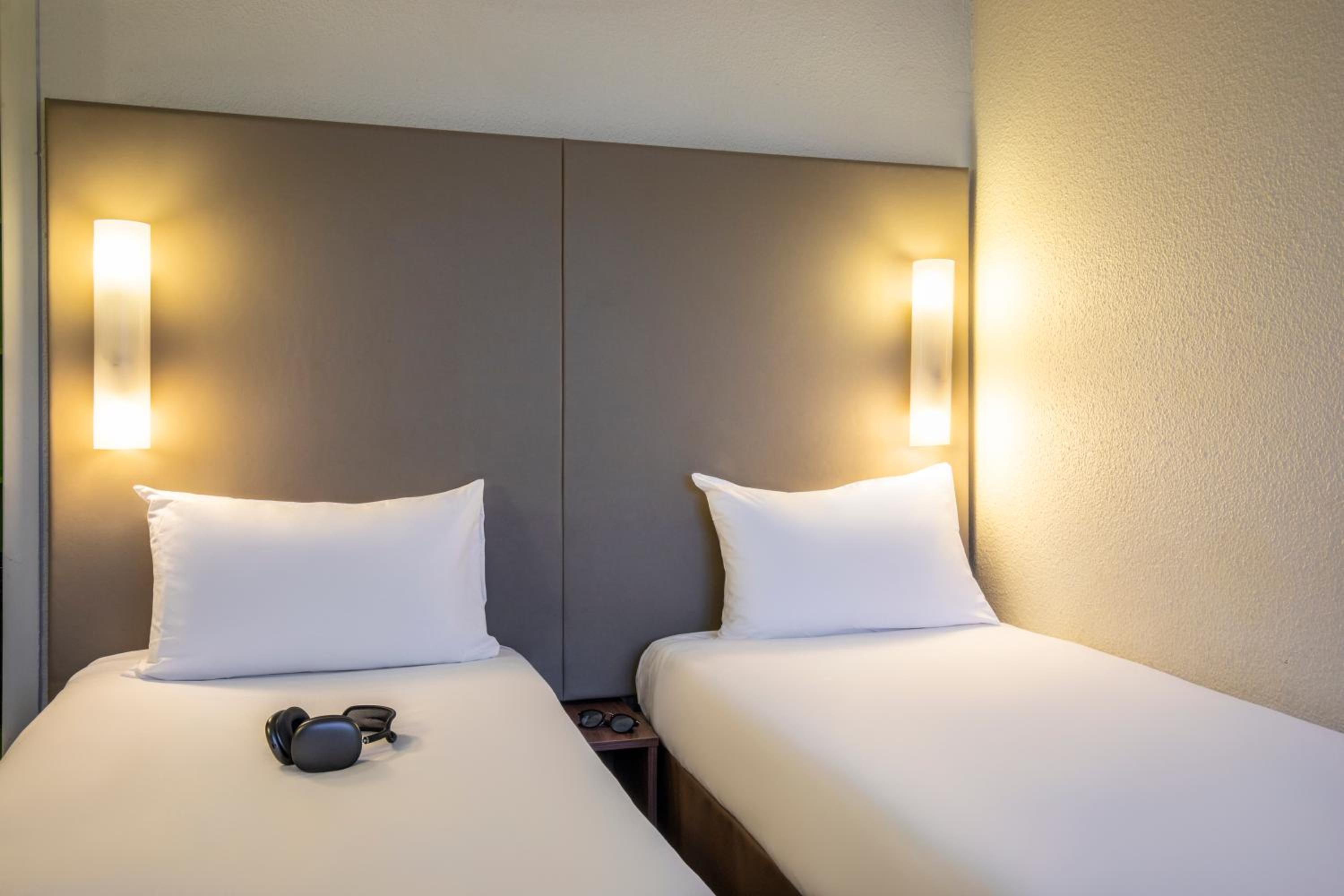 Standard Twin Room with One Single Bed - Up to Ten Years
