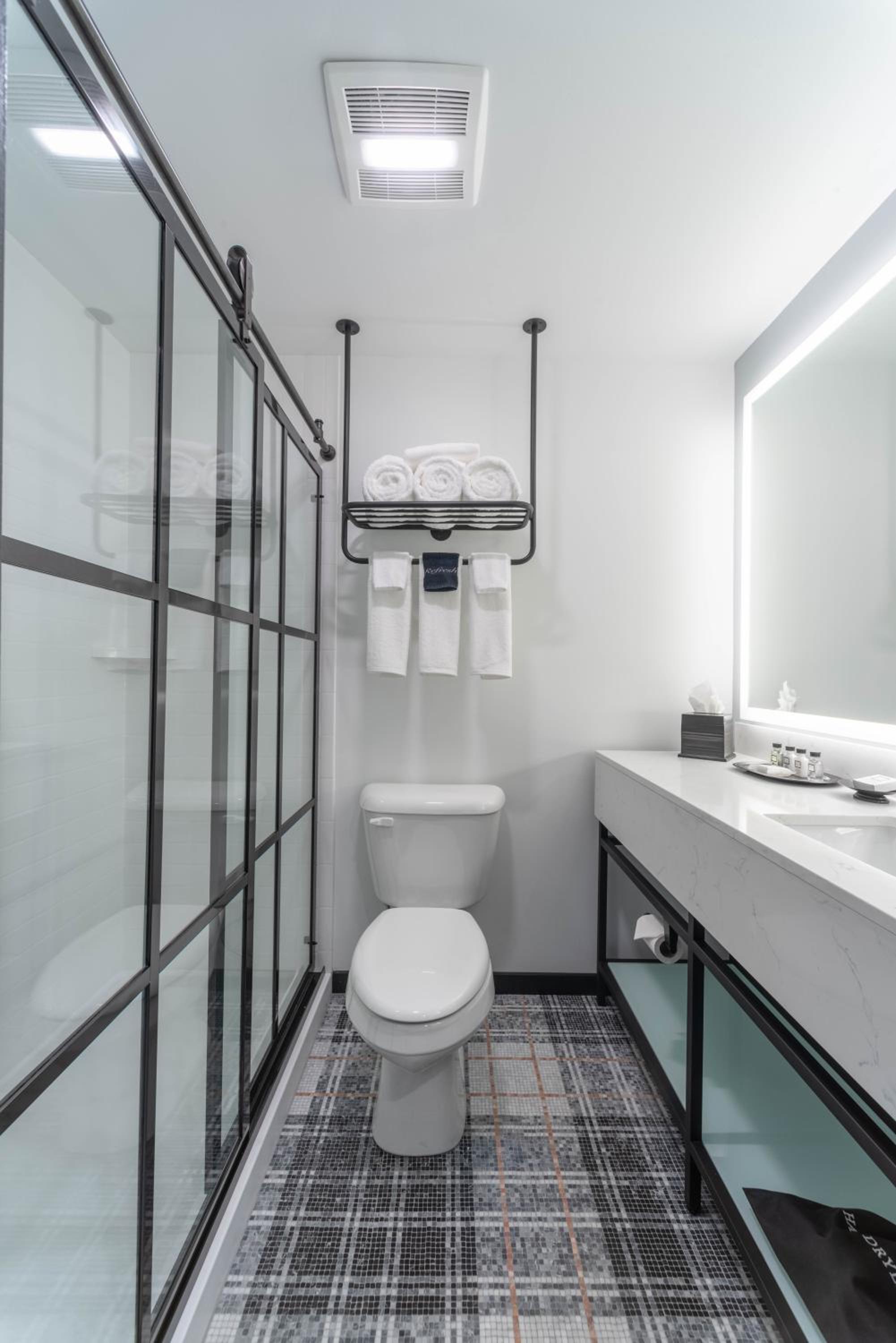 Executive Suite - Photo 1
