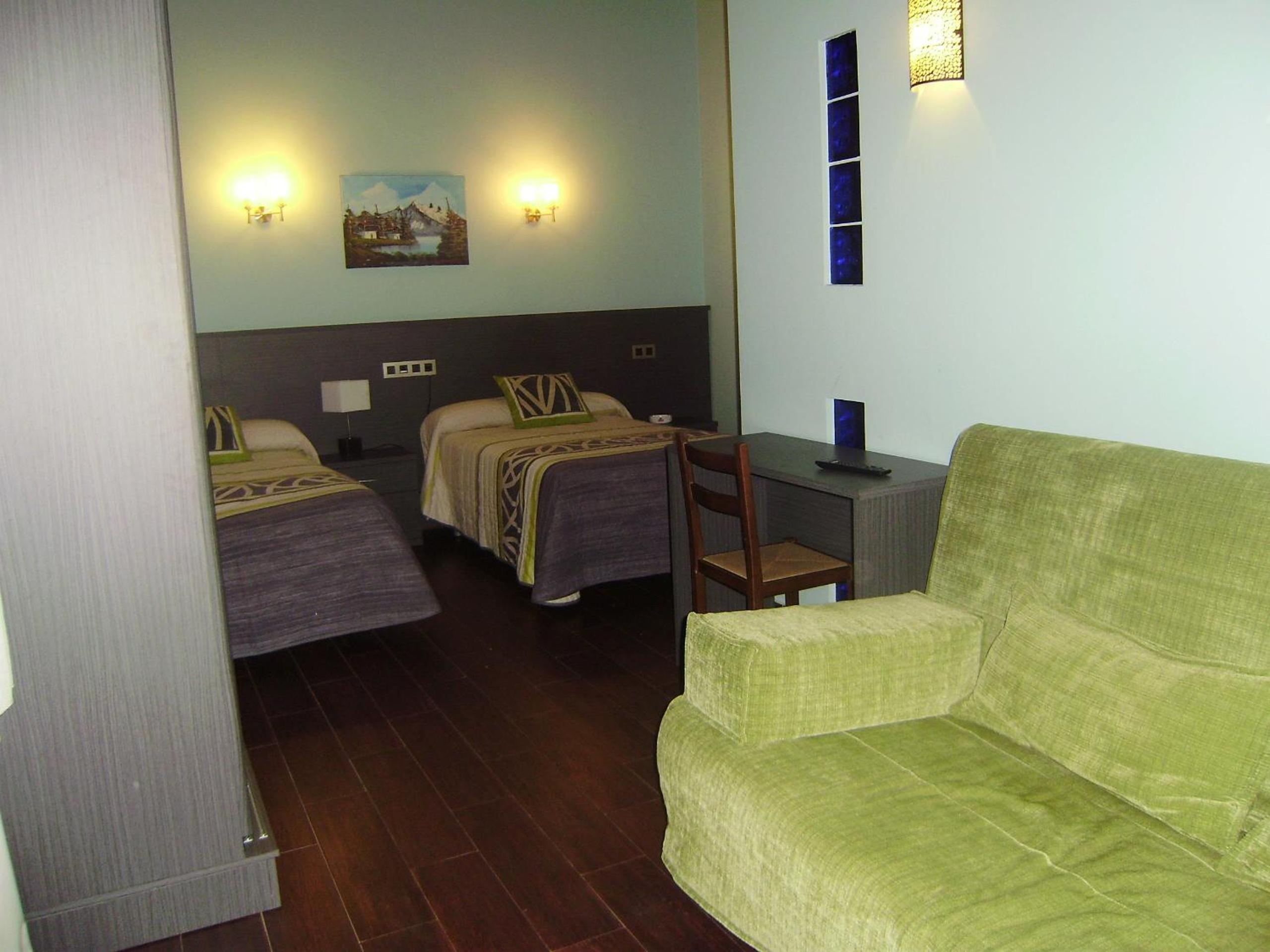Superior Quadruple Room photo 2