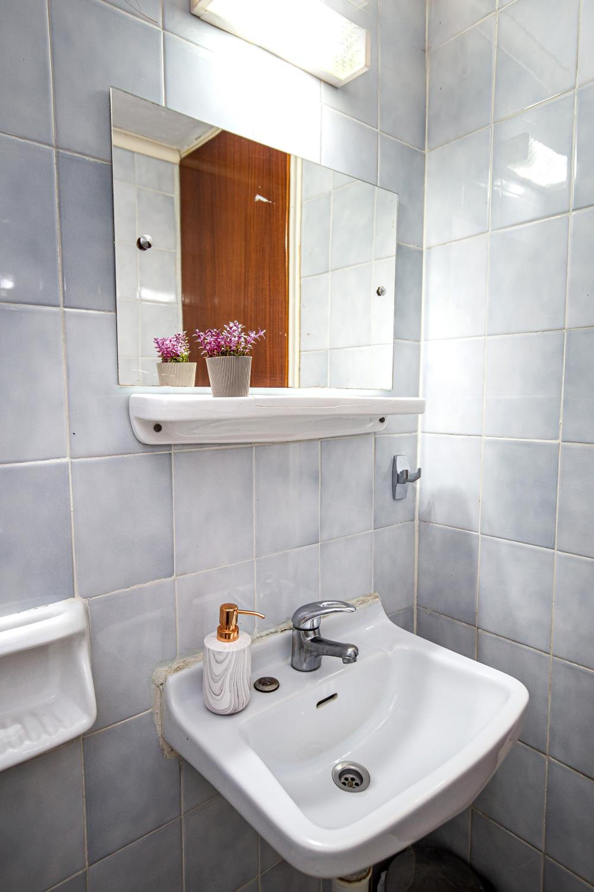 Economy Twin Room