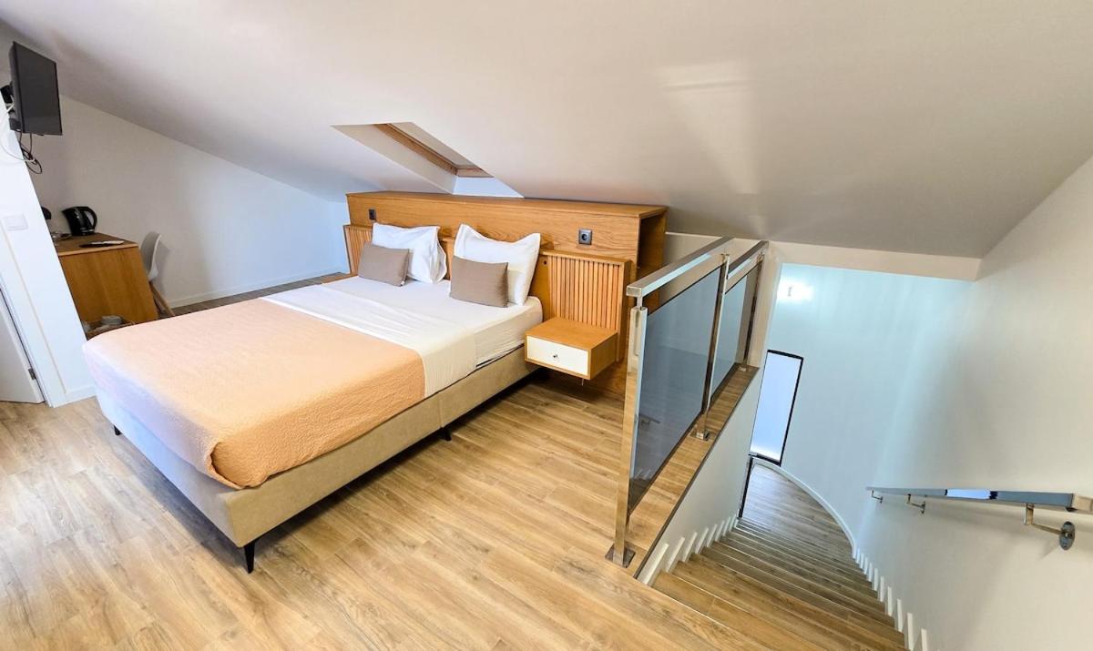 Deluxe Double Room with Balcony and Sea View