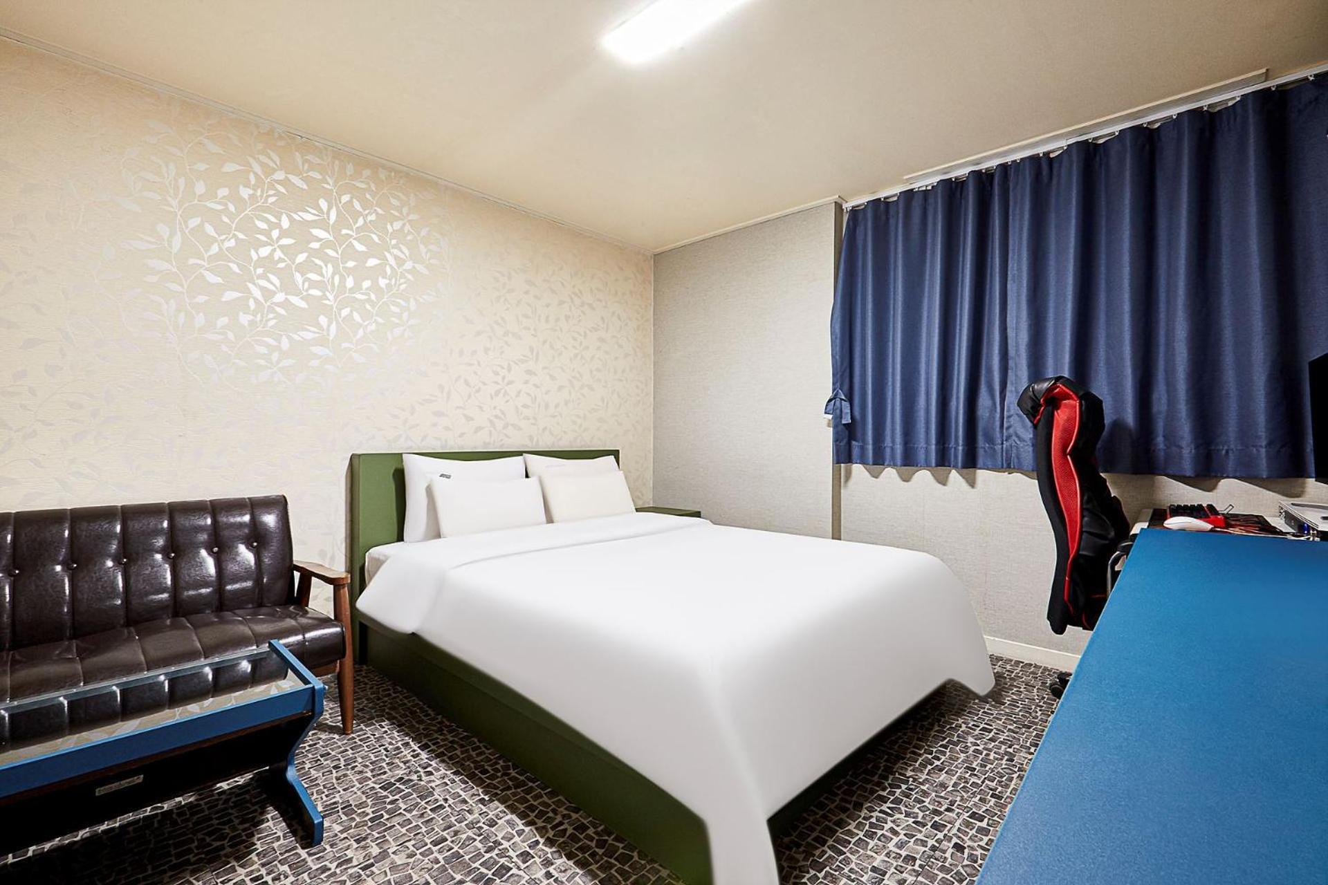 Queen Room with Spa Bath photo 2