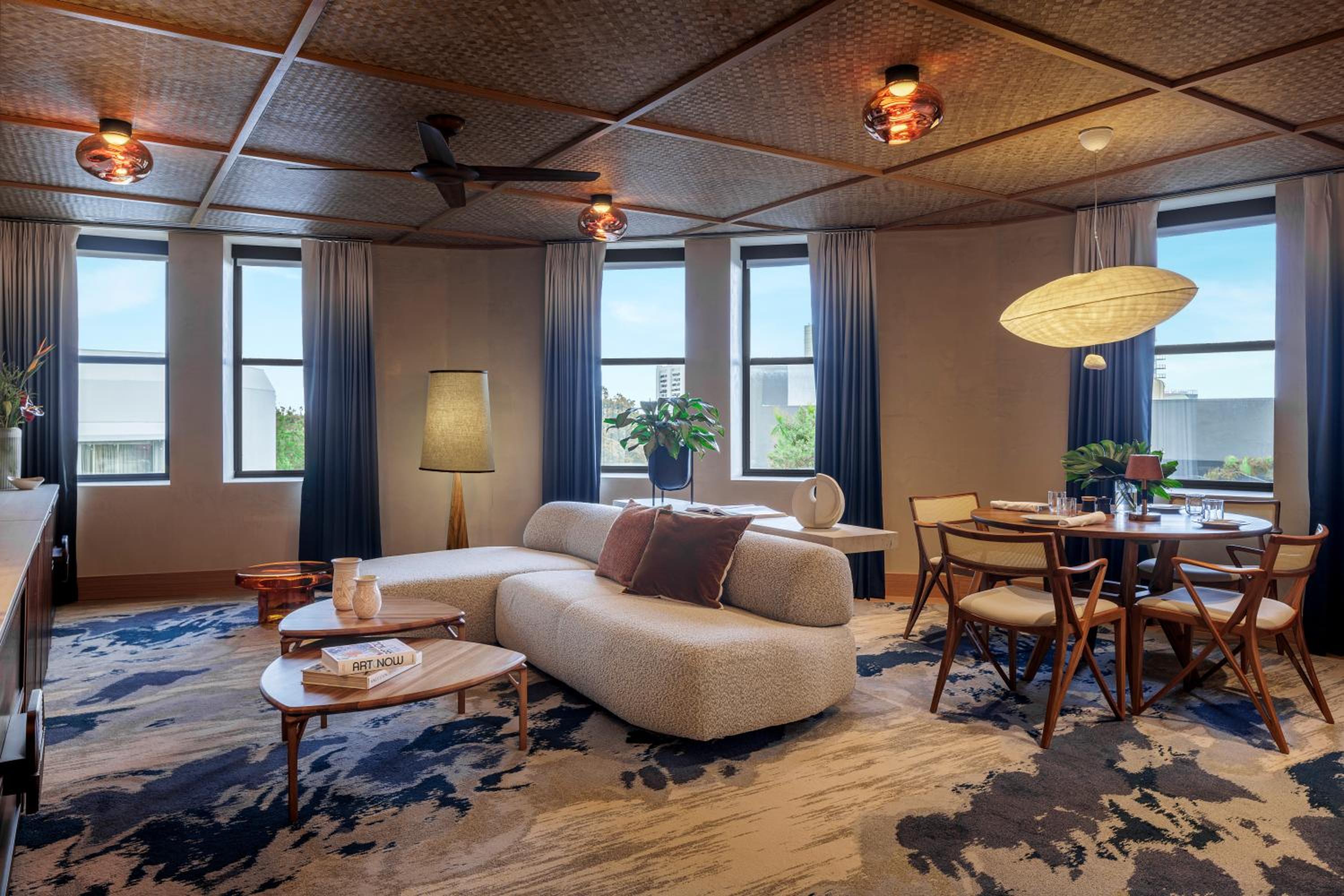  La Familia Executive Suite photo 1