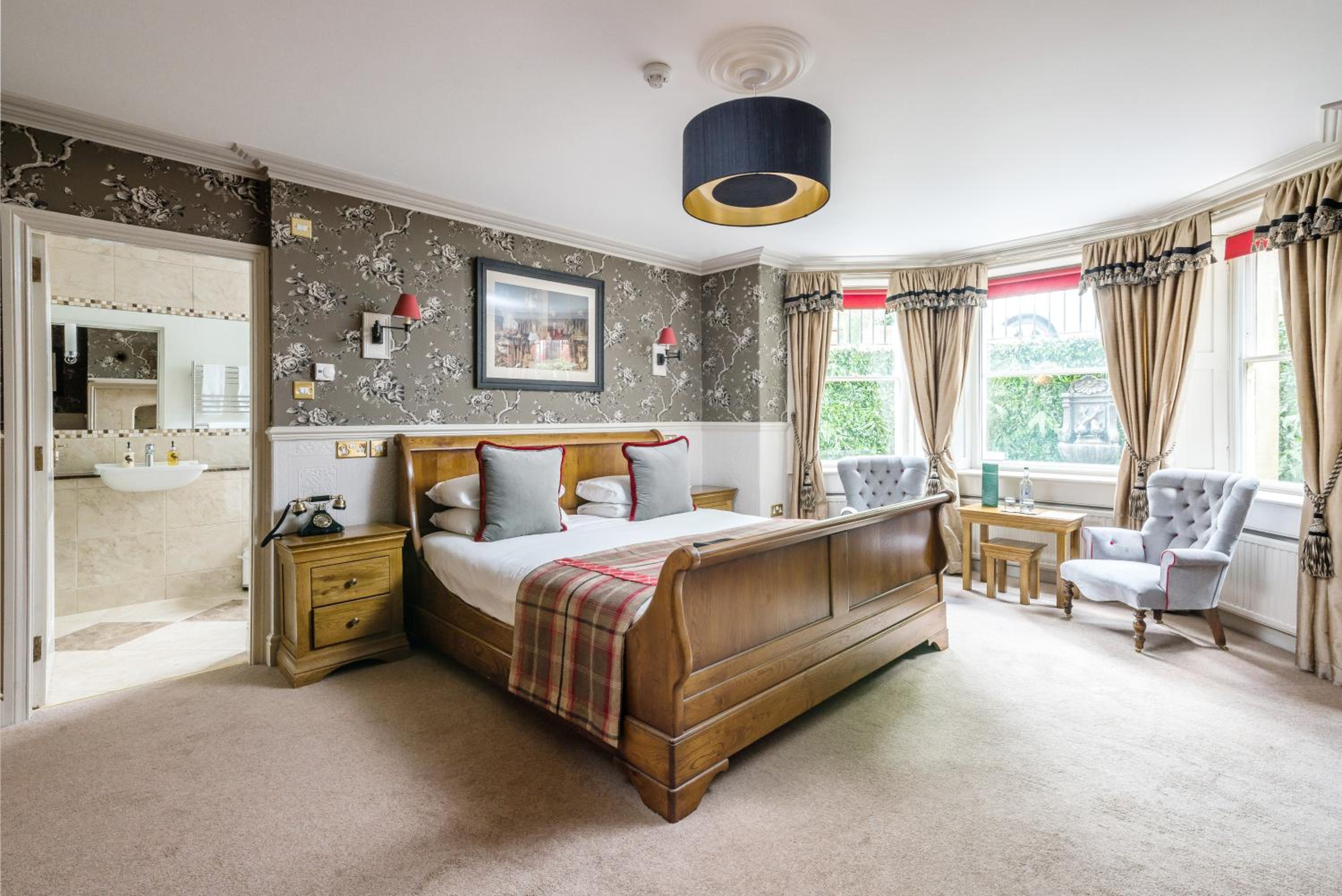 Executive Double Room - Photo 8