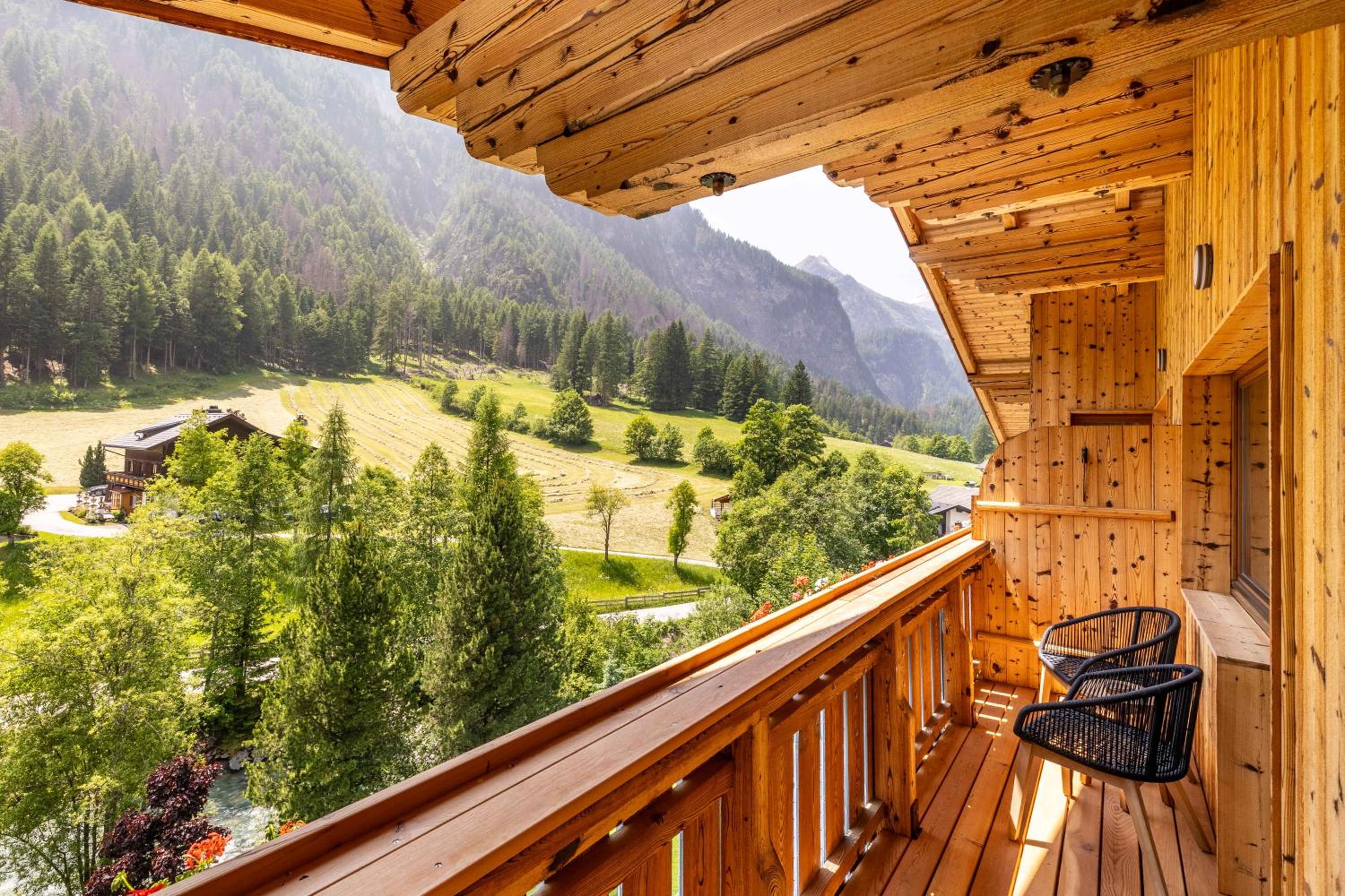Double or Twin Room with Mountain View photo 2