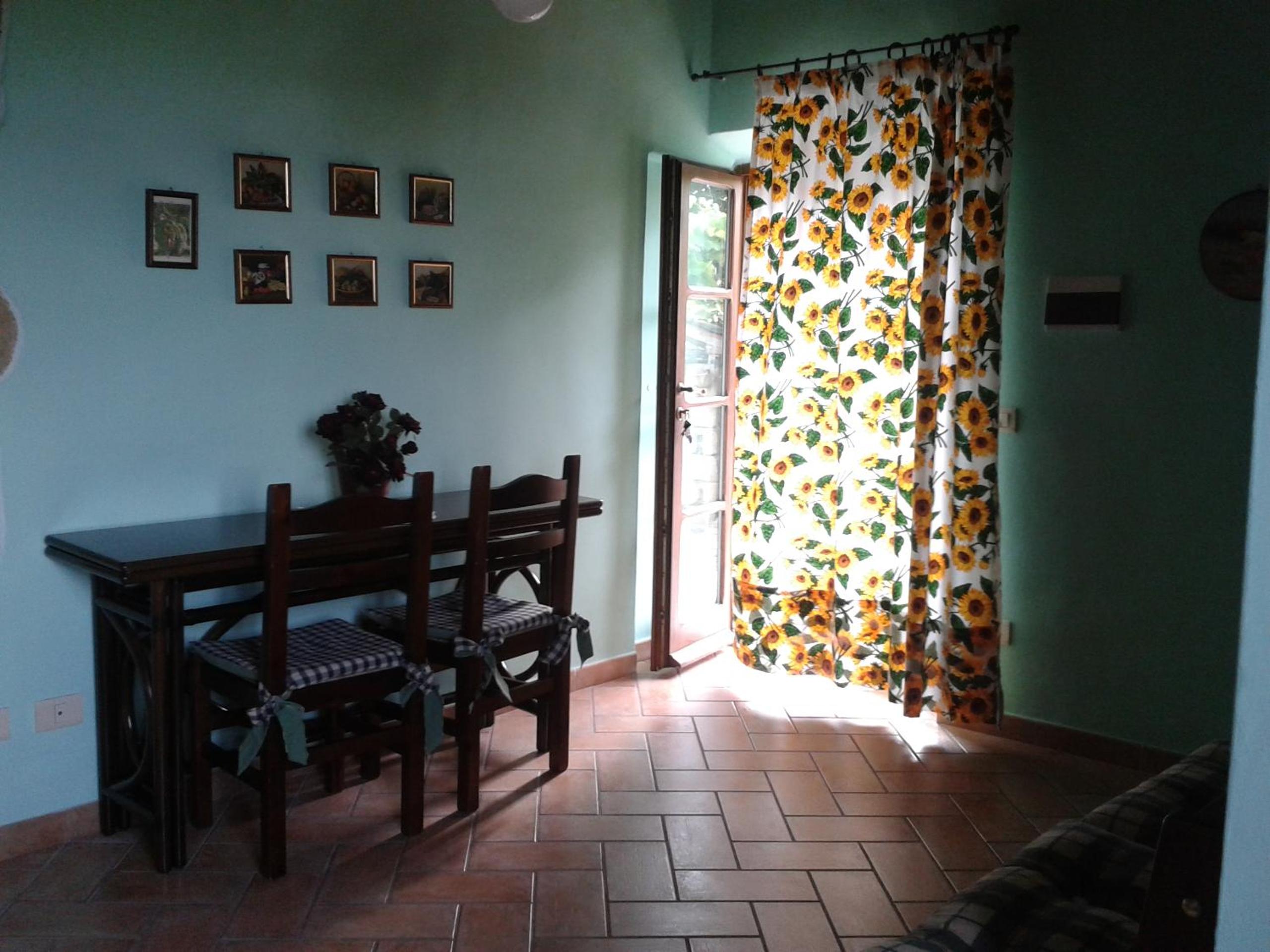 Apartment - Split Level photo 2