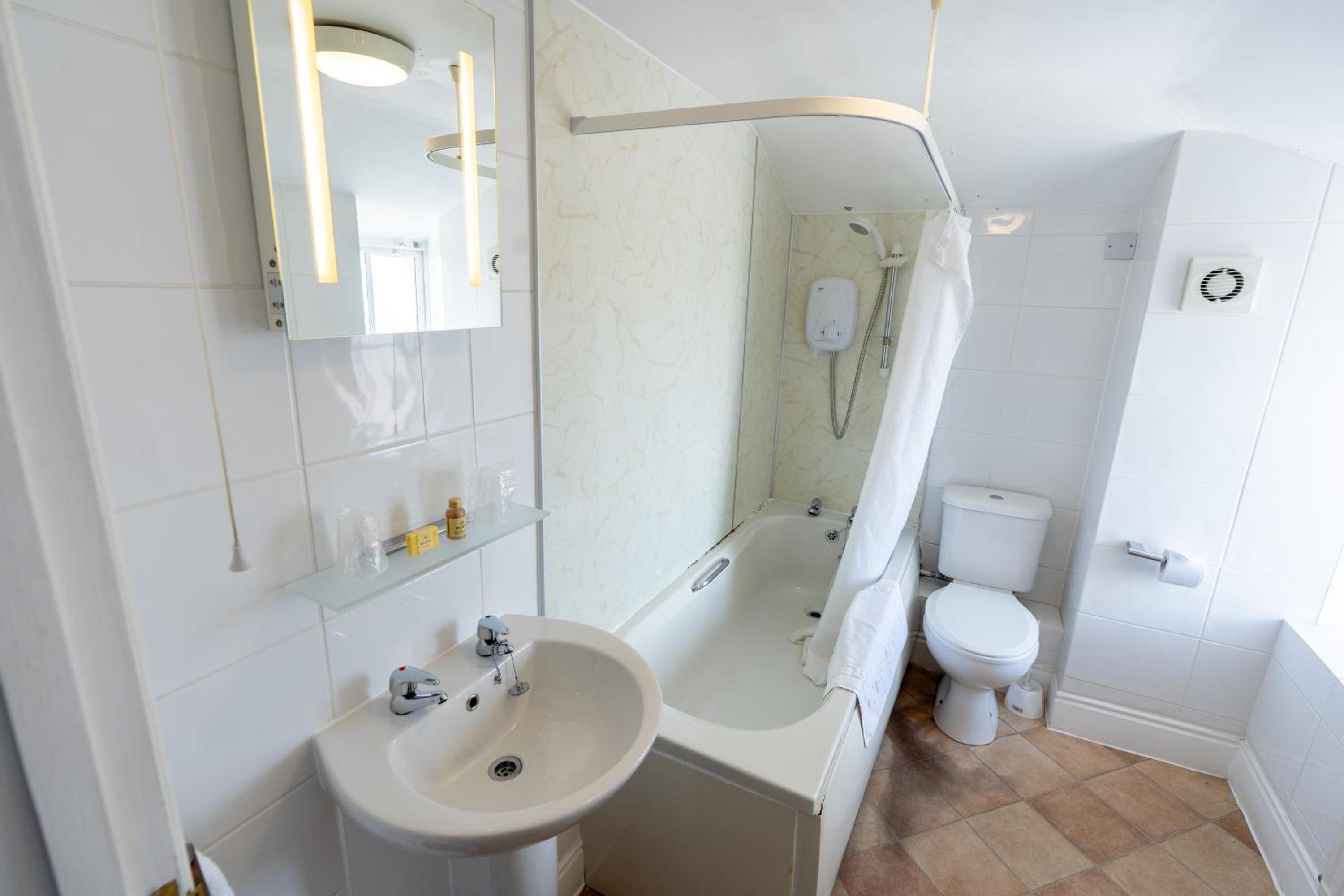 Double Room - Photo 4