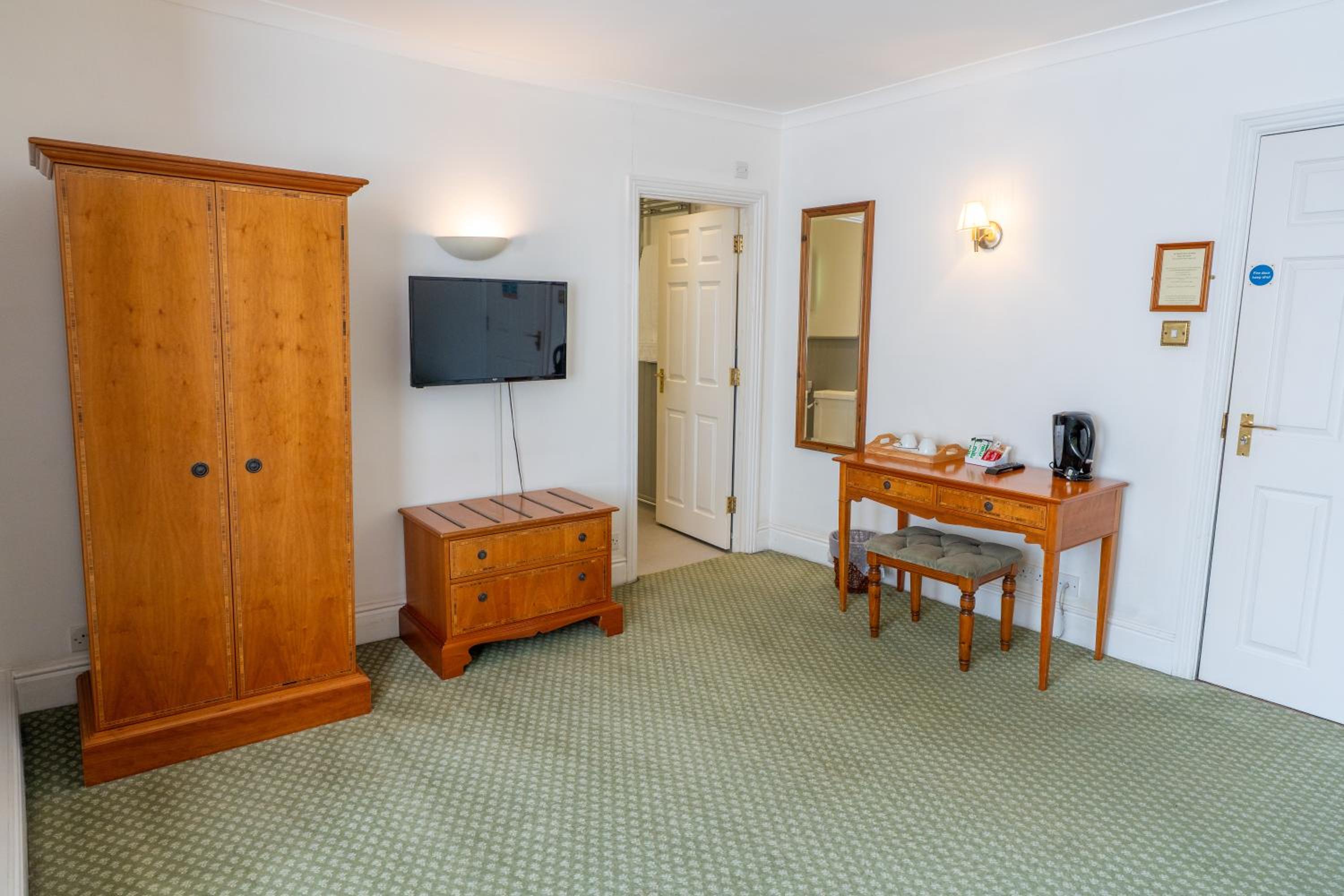 Twin Room - Photo 2