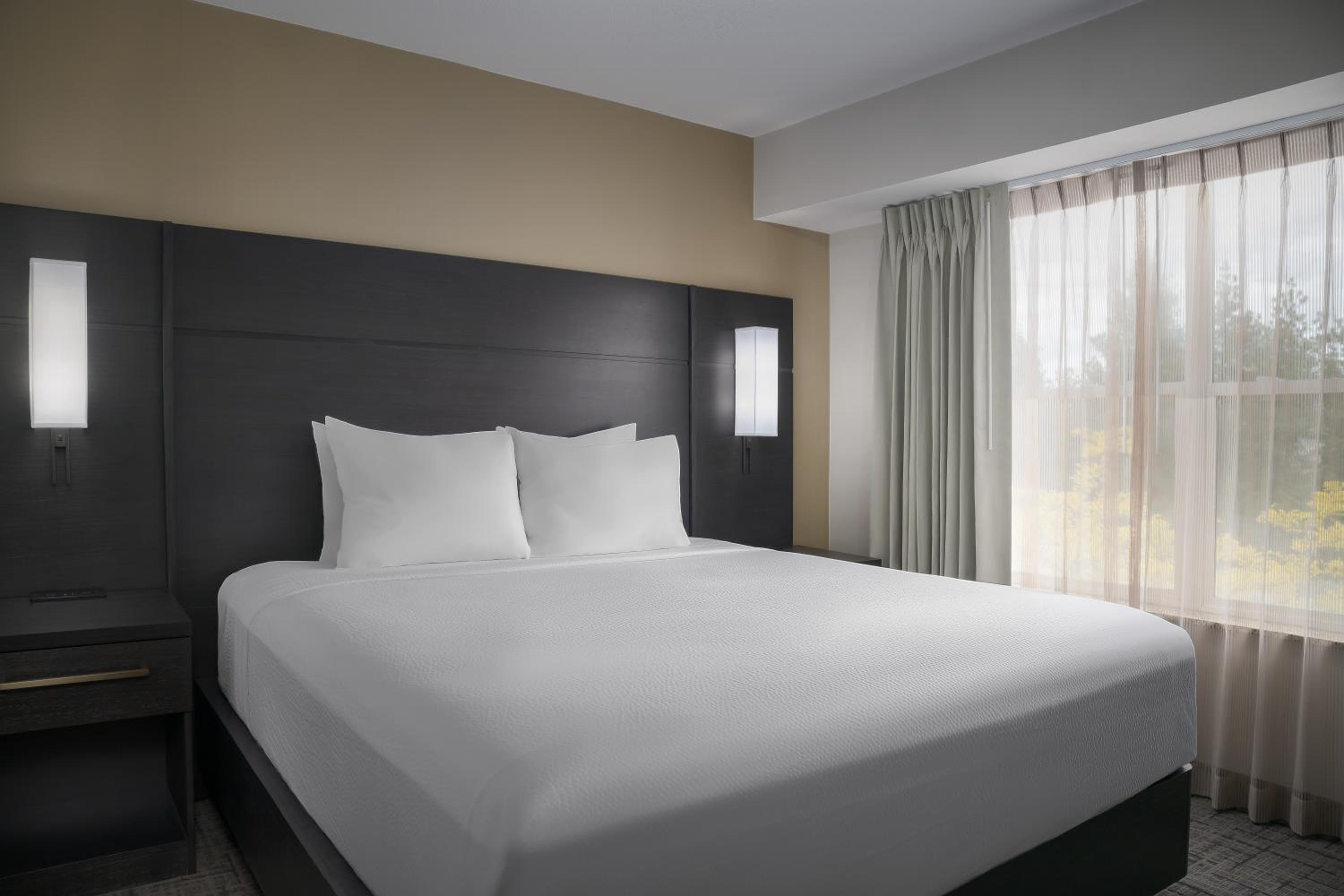 Two-Bedroom Suite with Roll-in Shower - Mobility and Hearing Accessible photo 1