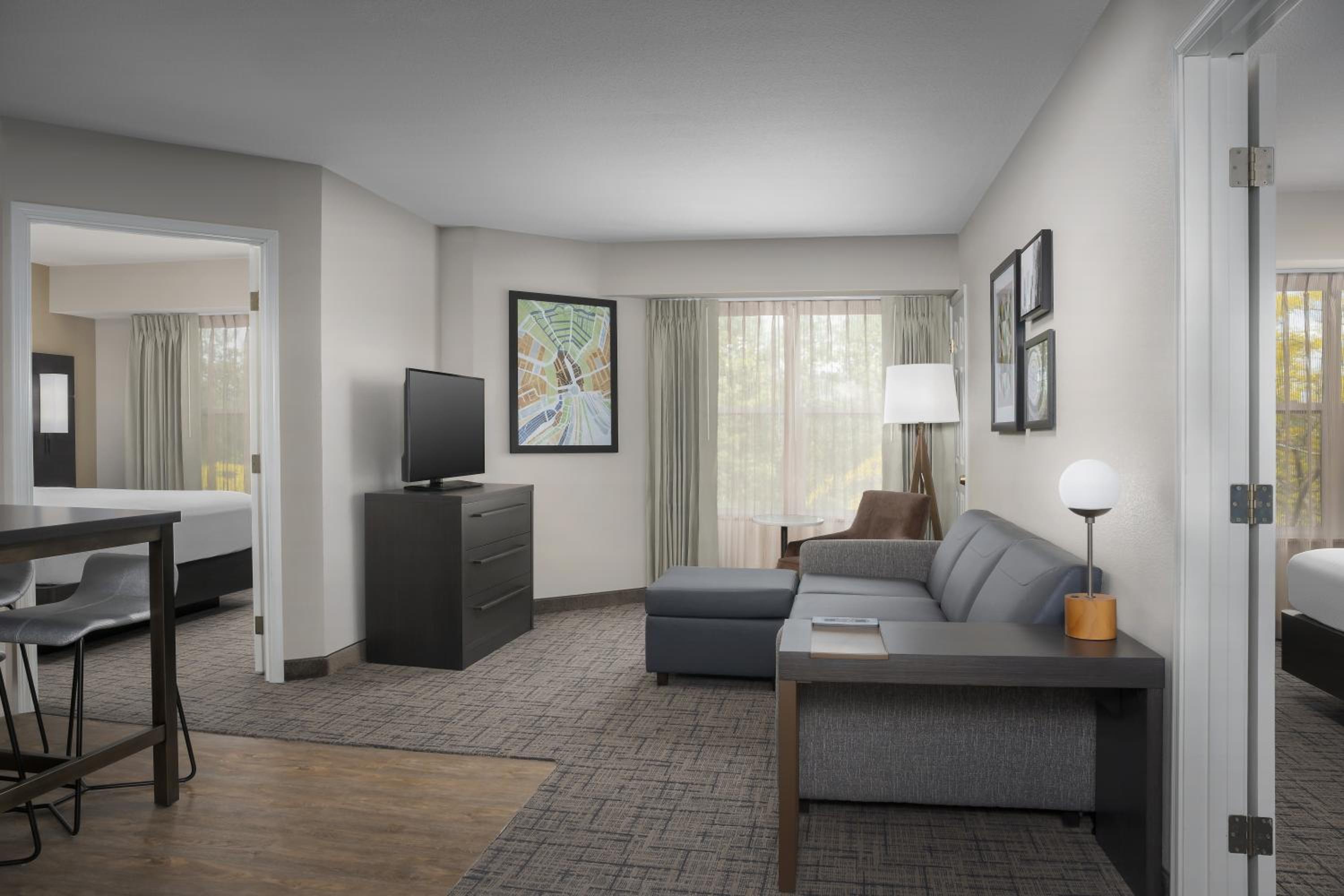 Two-Bedroom Suite with Roll-in Shower - Mobility and Hearing Accessible photo 3
