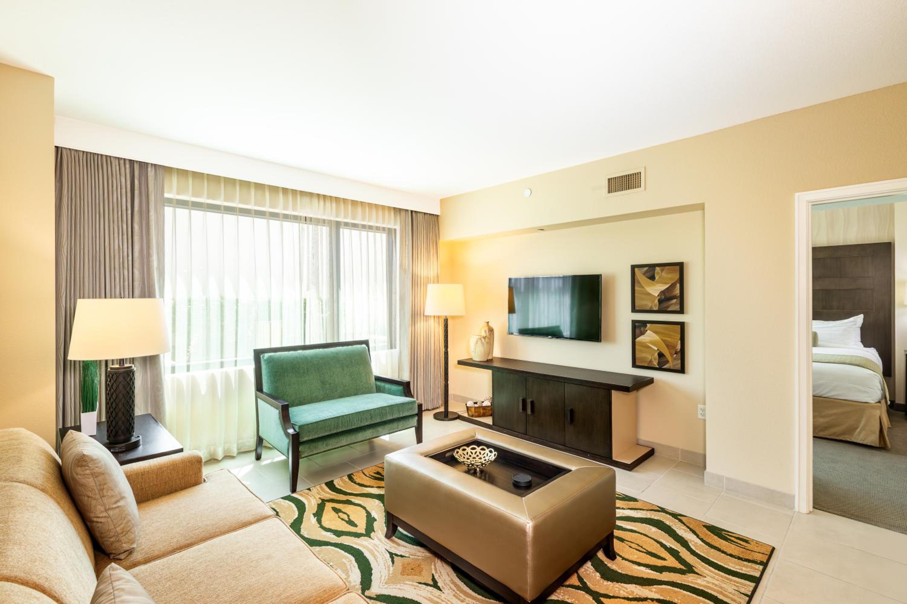 King Suite with Pool View