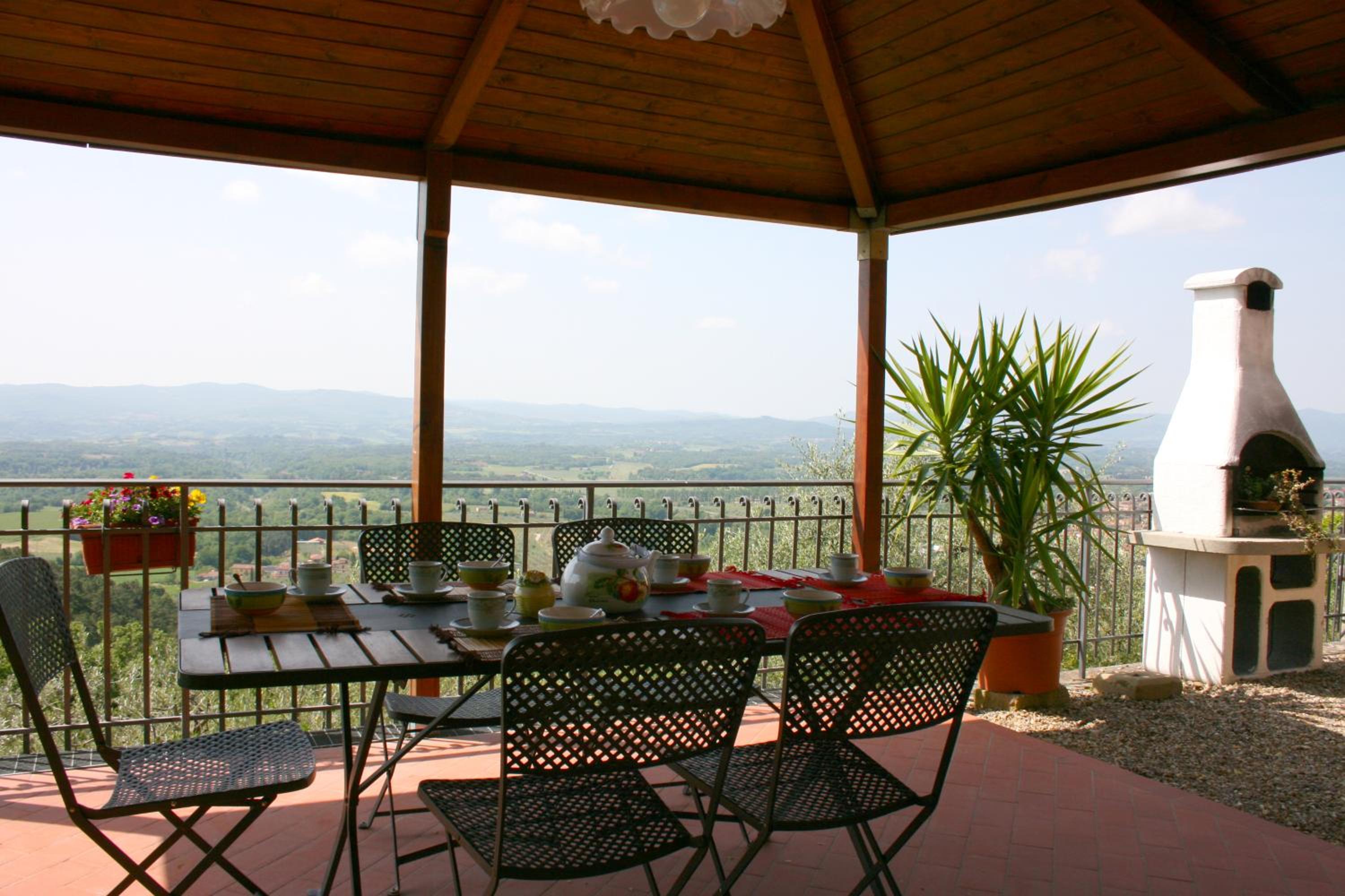 Five-Bedroom Villa - Split Level 