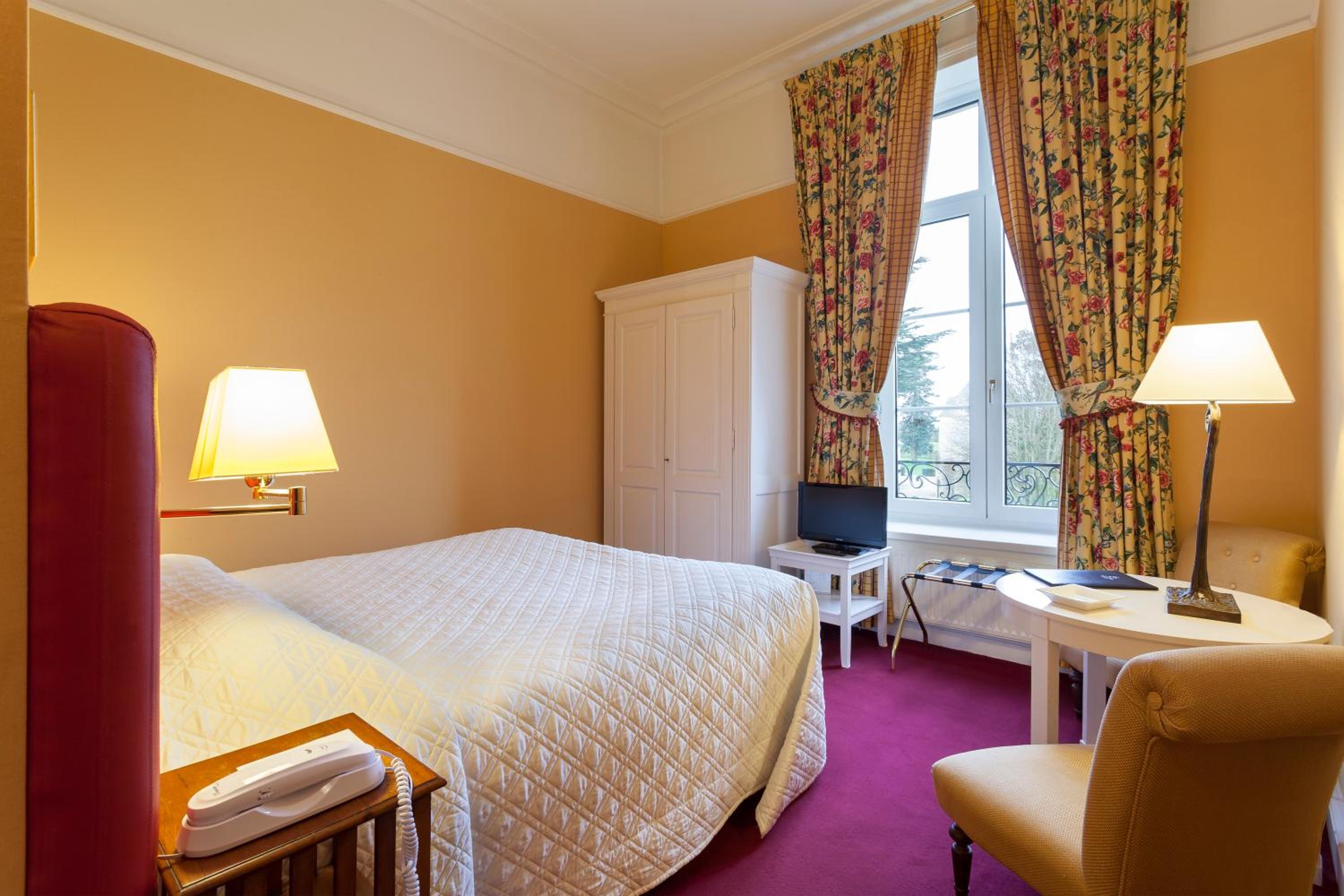Classic Double or Twin Room with Spa Access - Photo 5