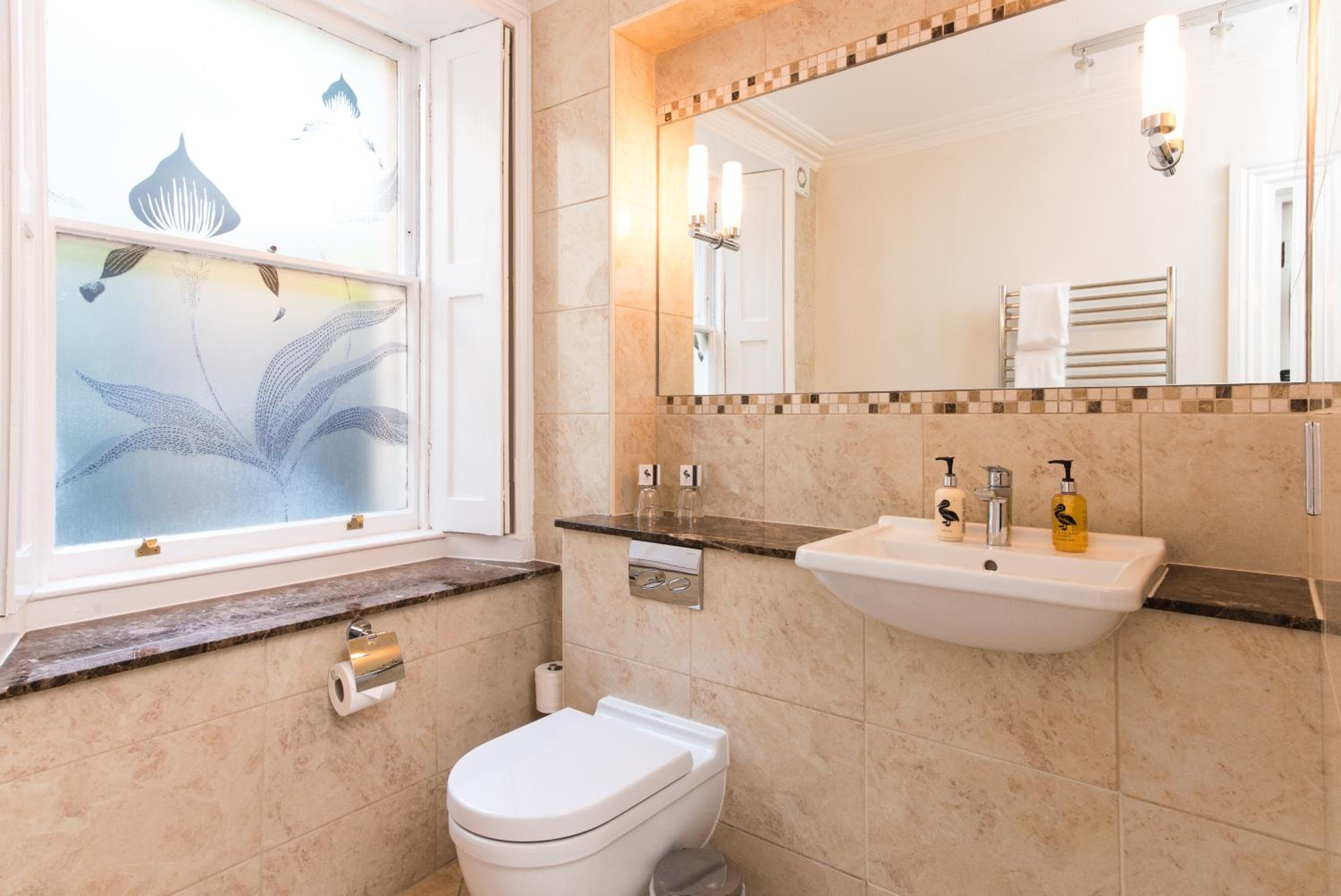 Superior Double or Twin Room - Photo 23