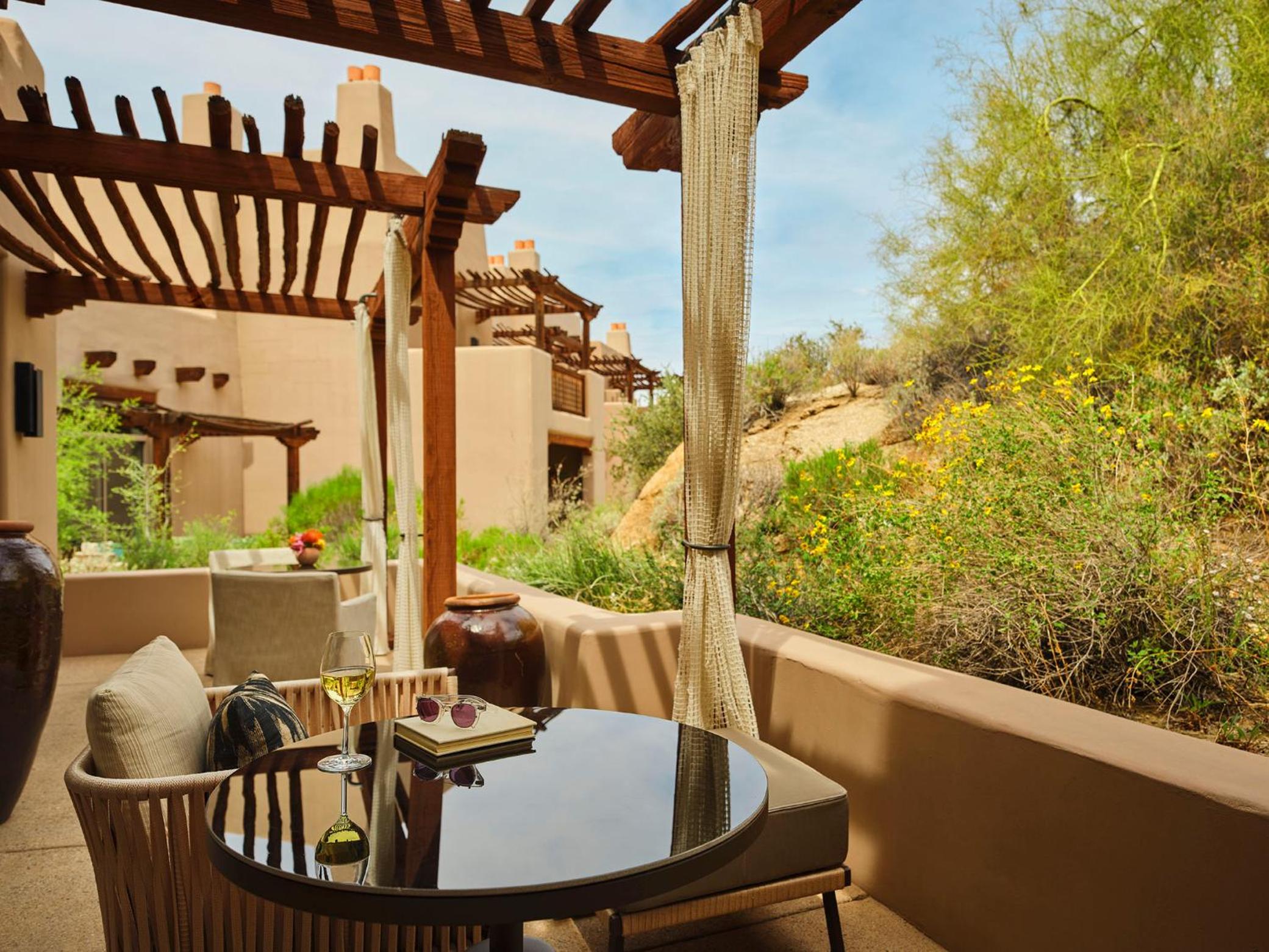 Desert Garden Suite king bed photo 2