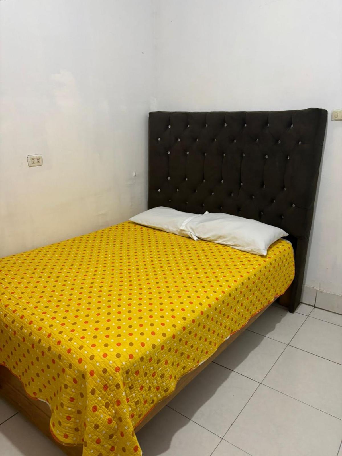 Standard Queen Room photo 2