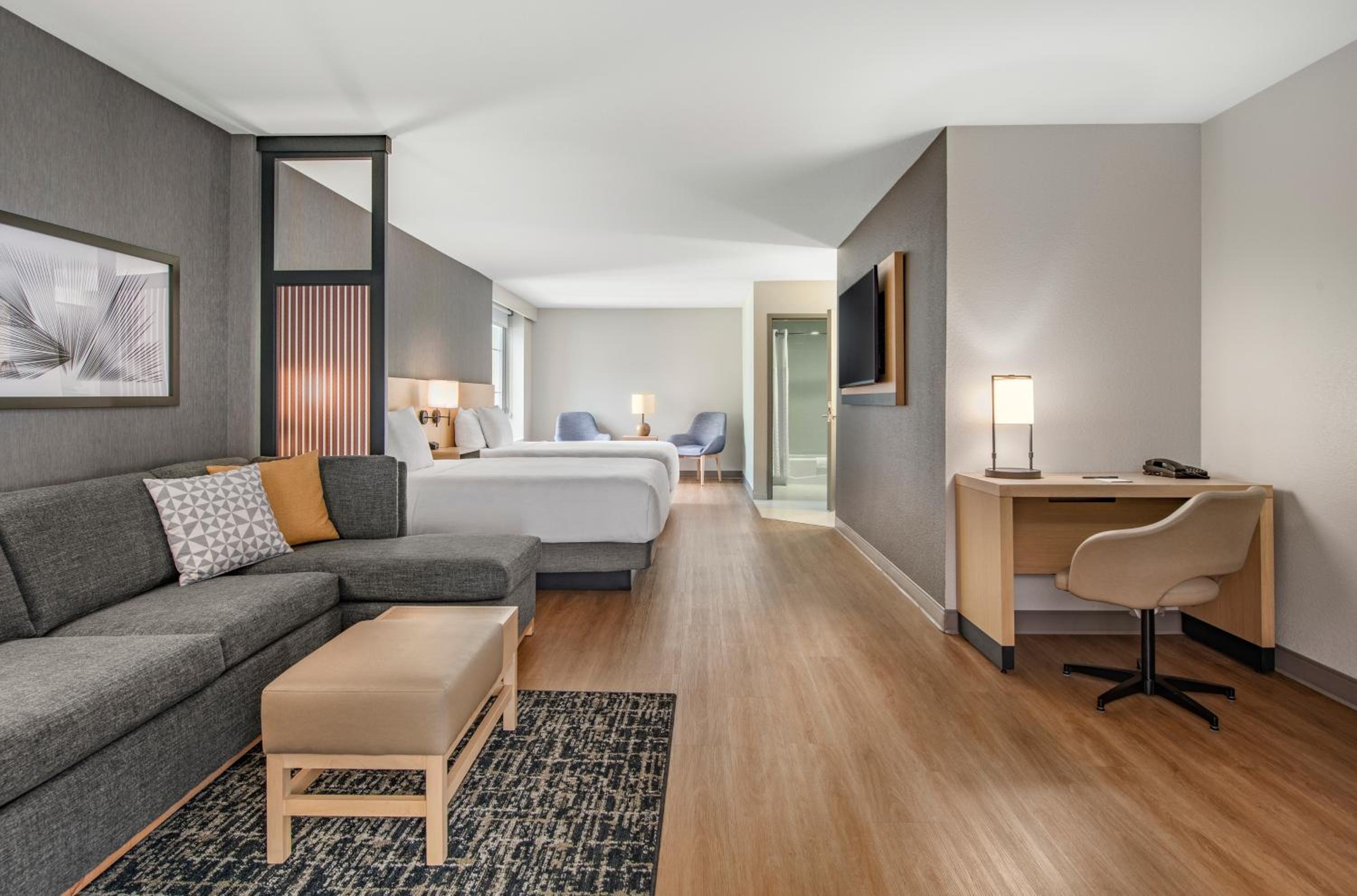 Corner Specialty Room with Two Queen Beds and Sofa Bed - Photo 3