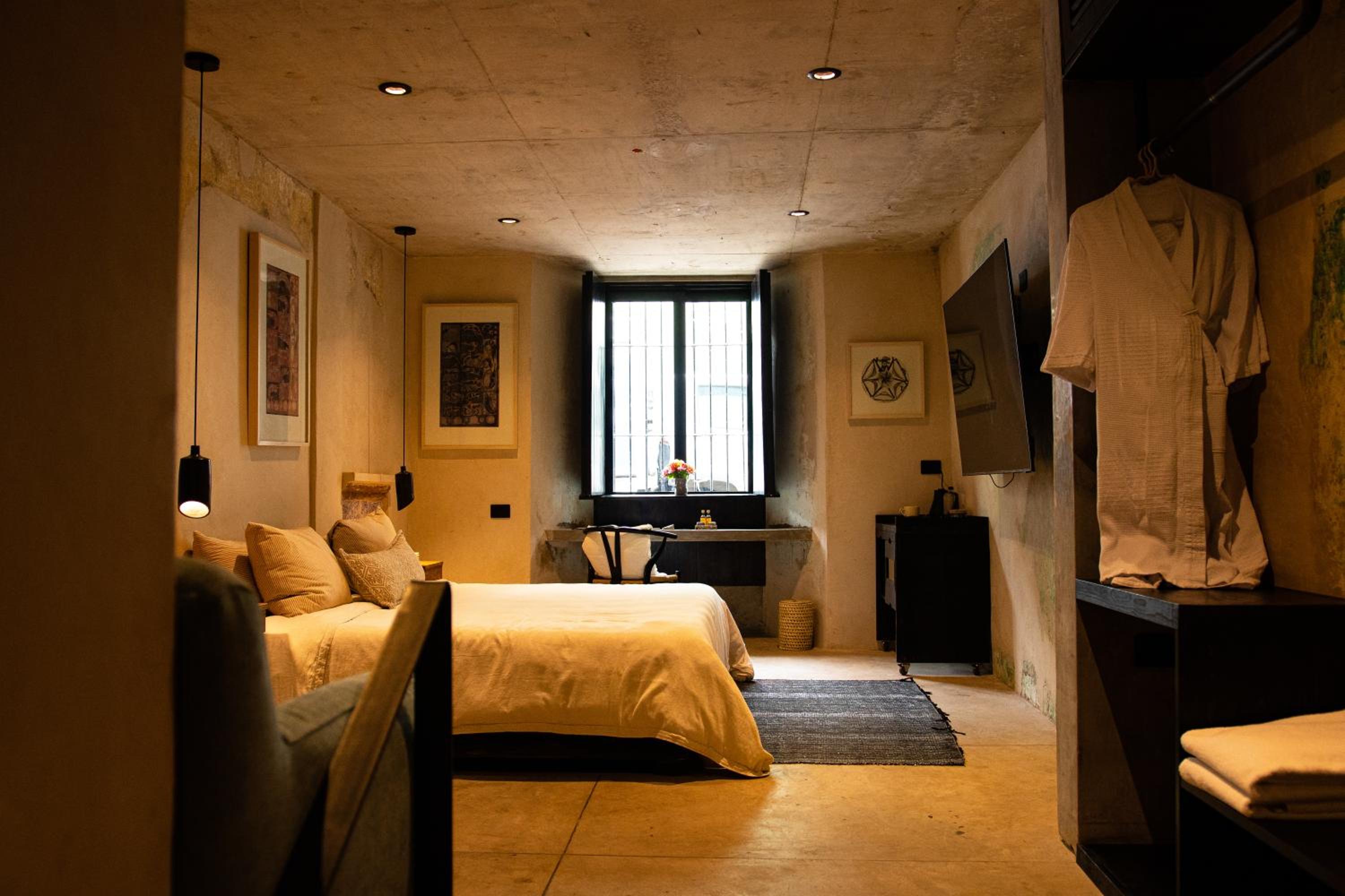 Standard King Room