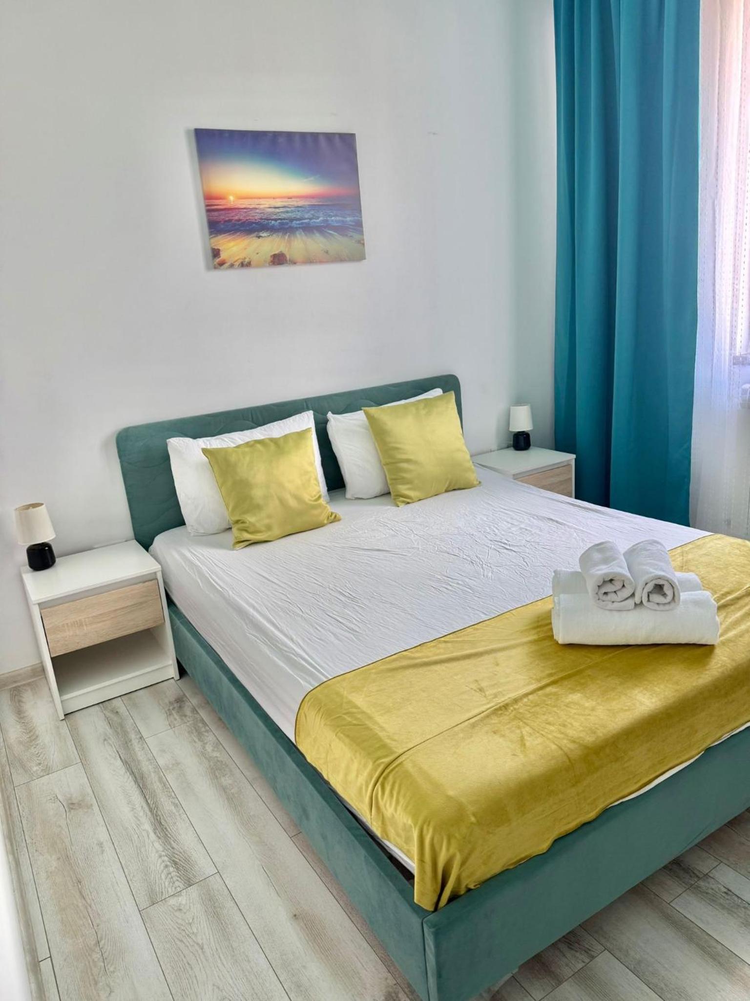One-Bedroom Apartment with Balcony and City View photo 1