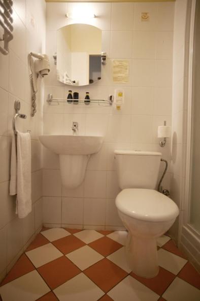 Double Room - Photo 7