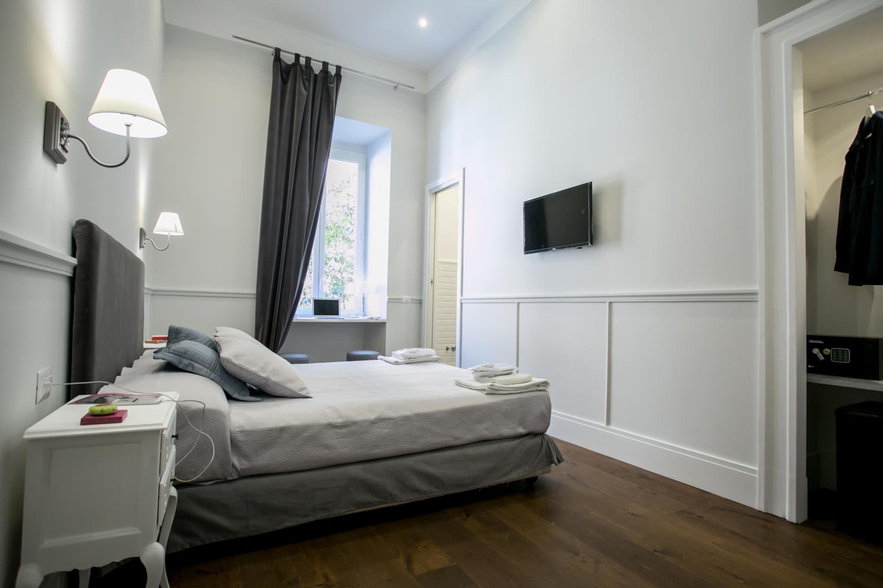 Deluxe Junior Suite photo 3
