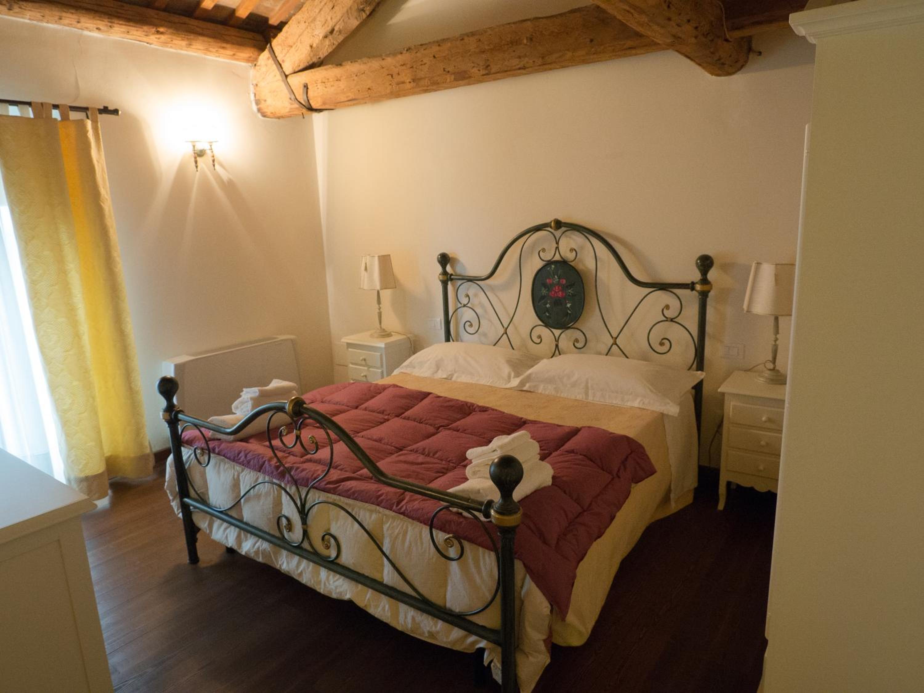 Deluxe Suite - Photo 6