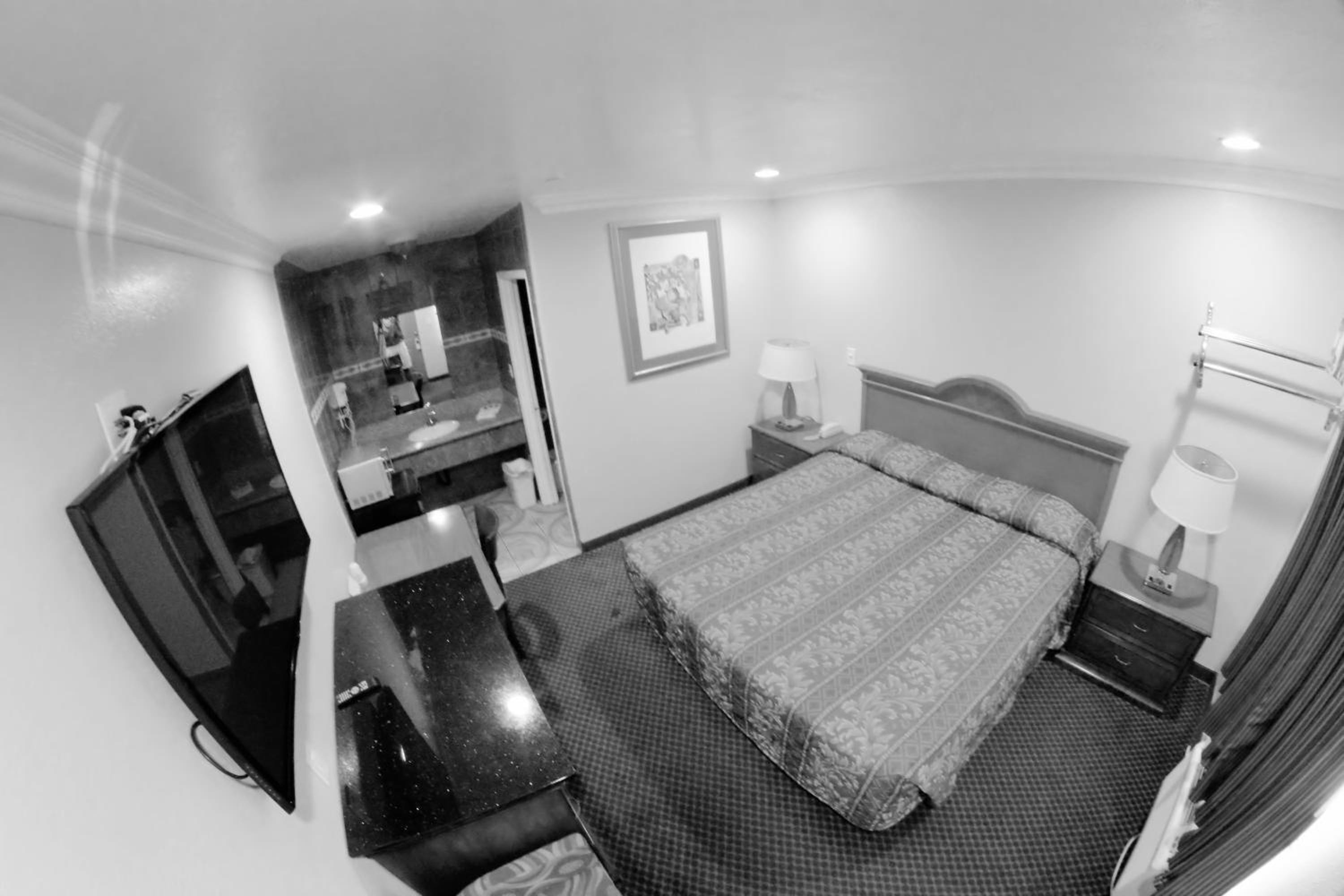 Deluxe King Room - Photo 1