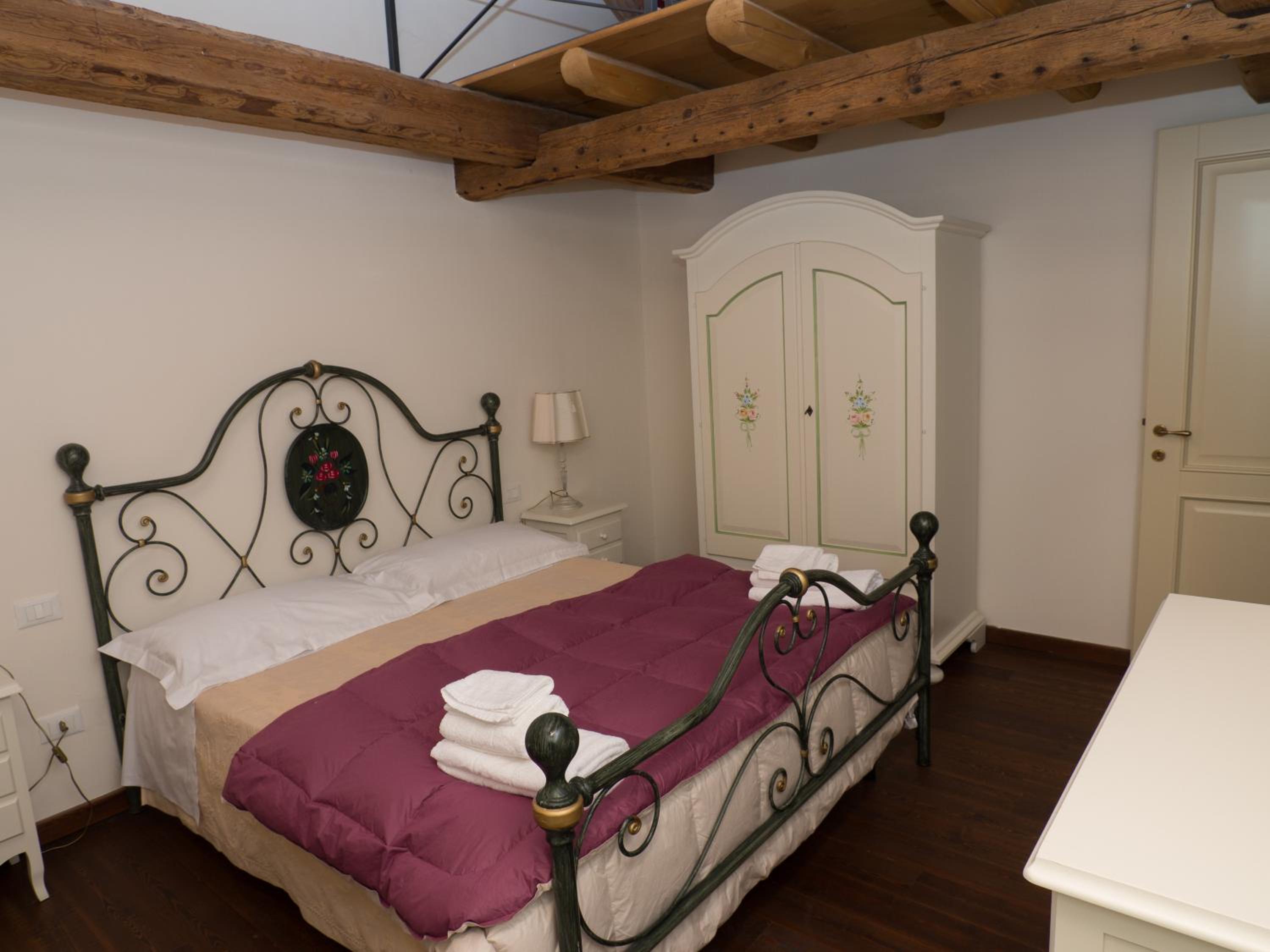 Deluxe Suite - Photo 2