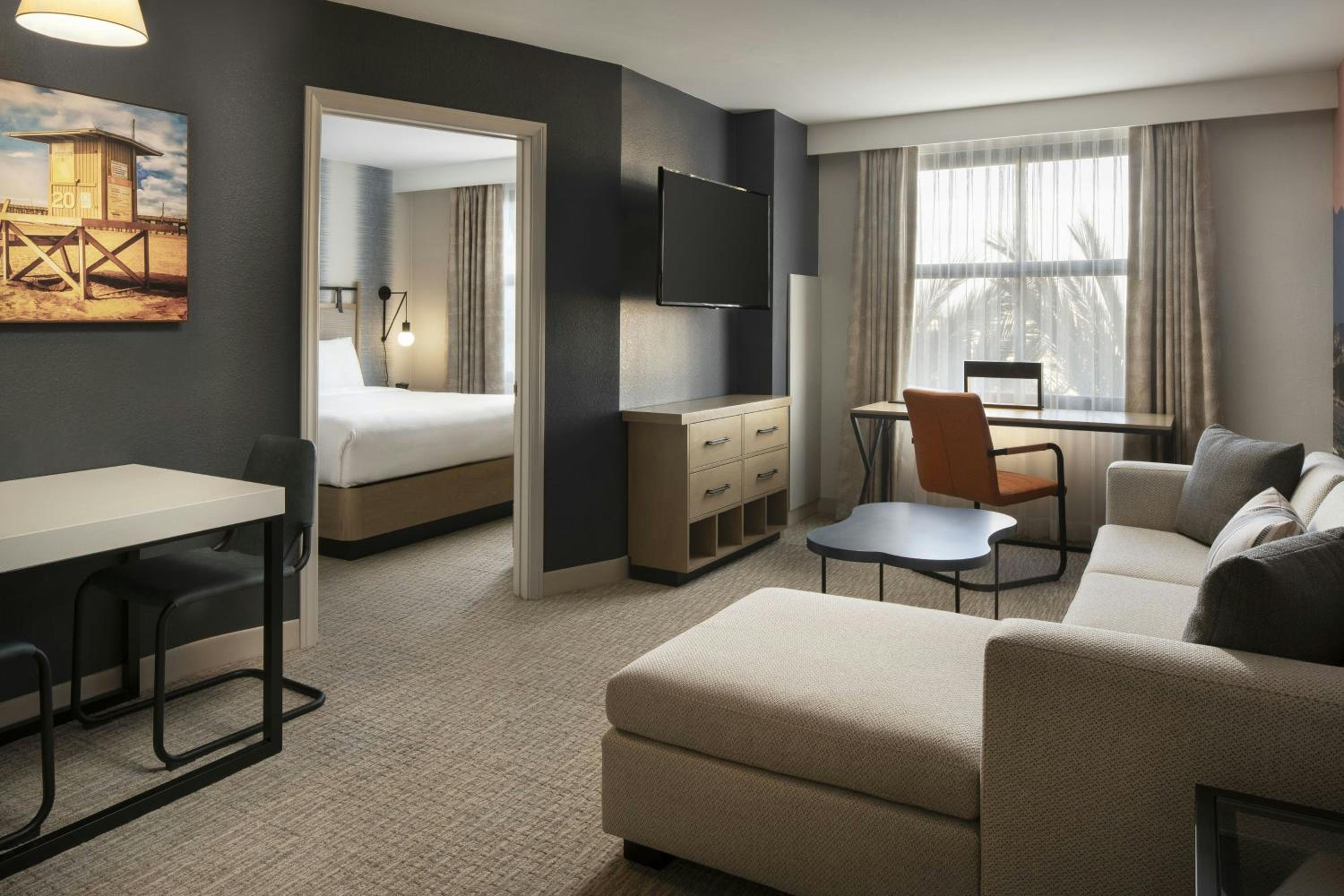 One-Bedroom King Suite with Sofa Bed  - Mobility and Hearing Accessible with Tub photo 3