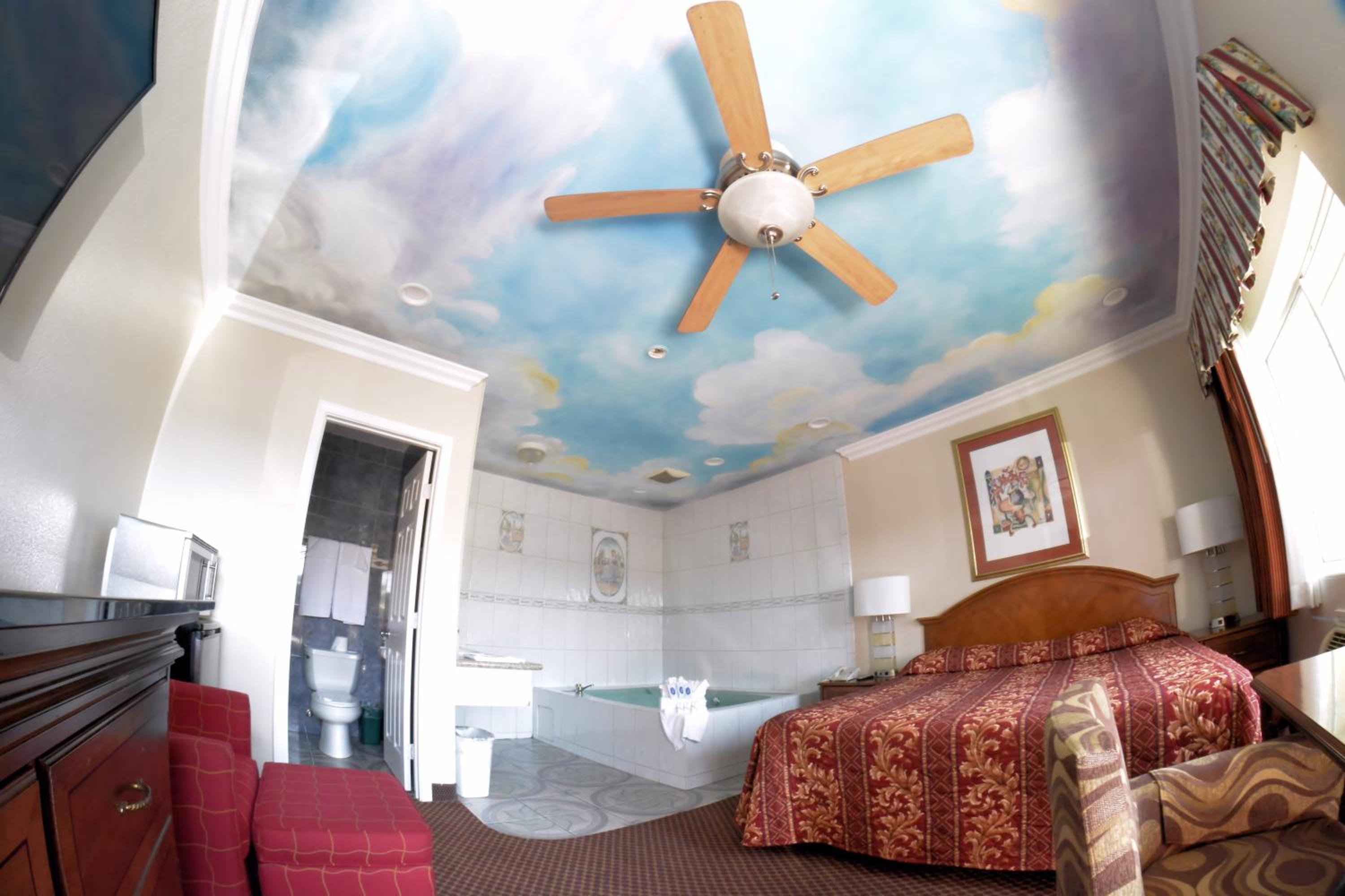 King Studio with Spa Bath - Photo 3