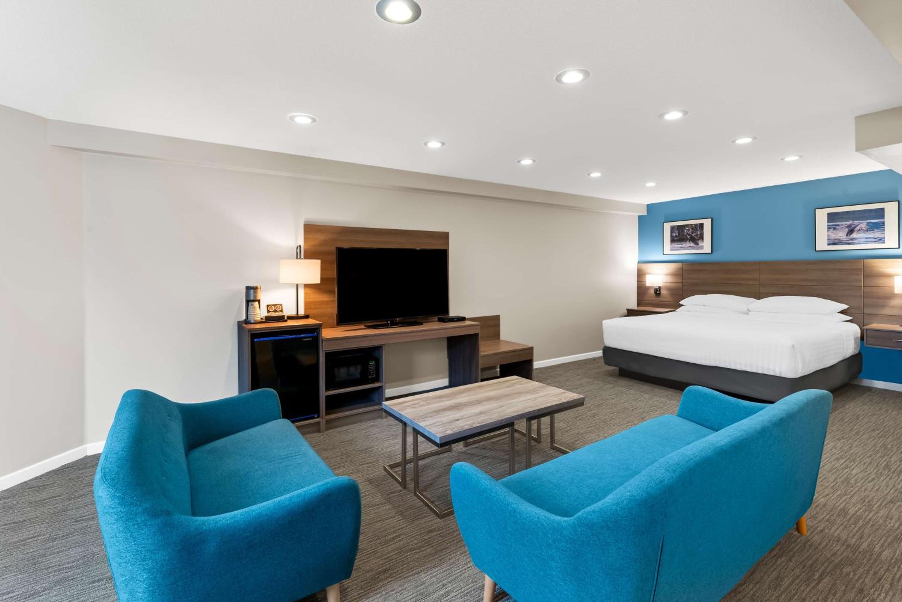 Executive King Suite with Living Room and Sofa - Non-Smoking - Photo 1