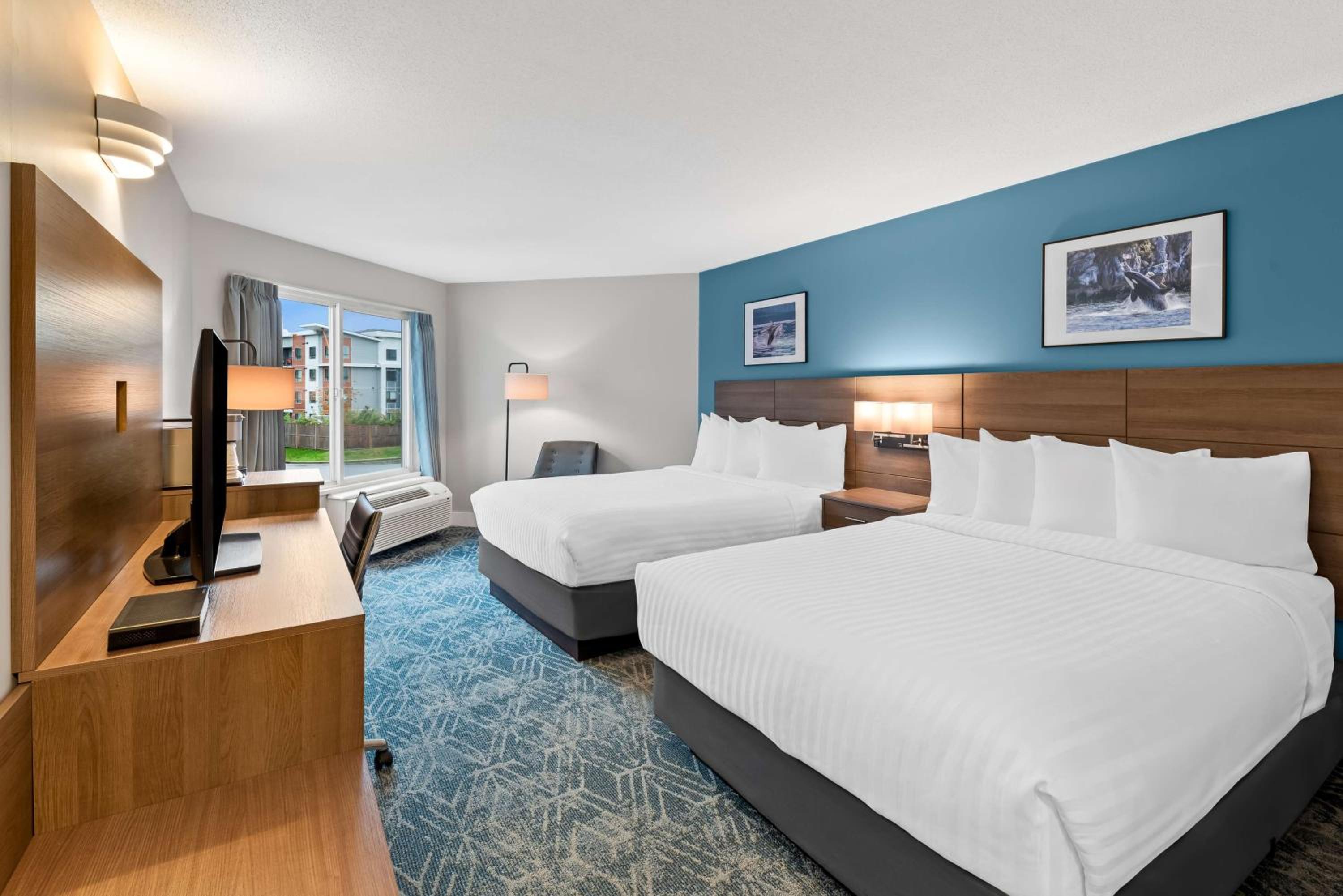 Queen Room with Two Queen Beds - Non-Smoking - Photo 1