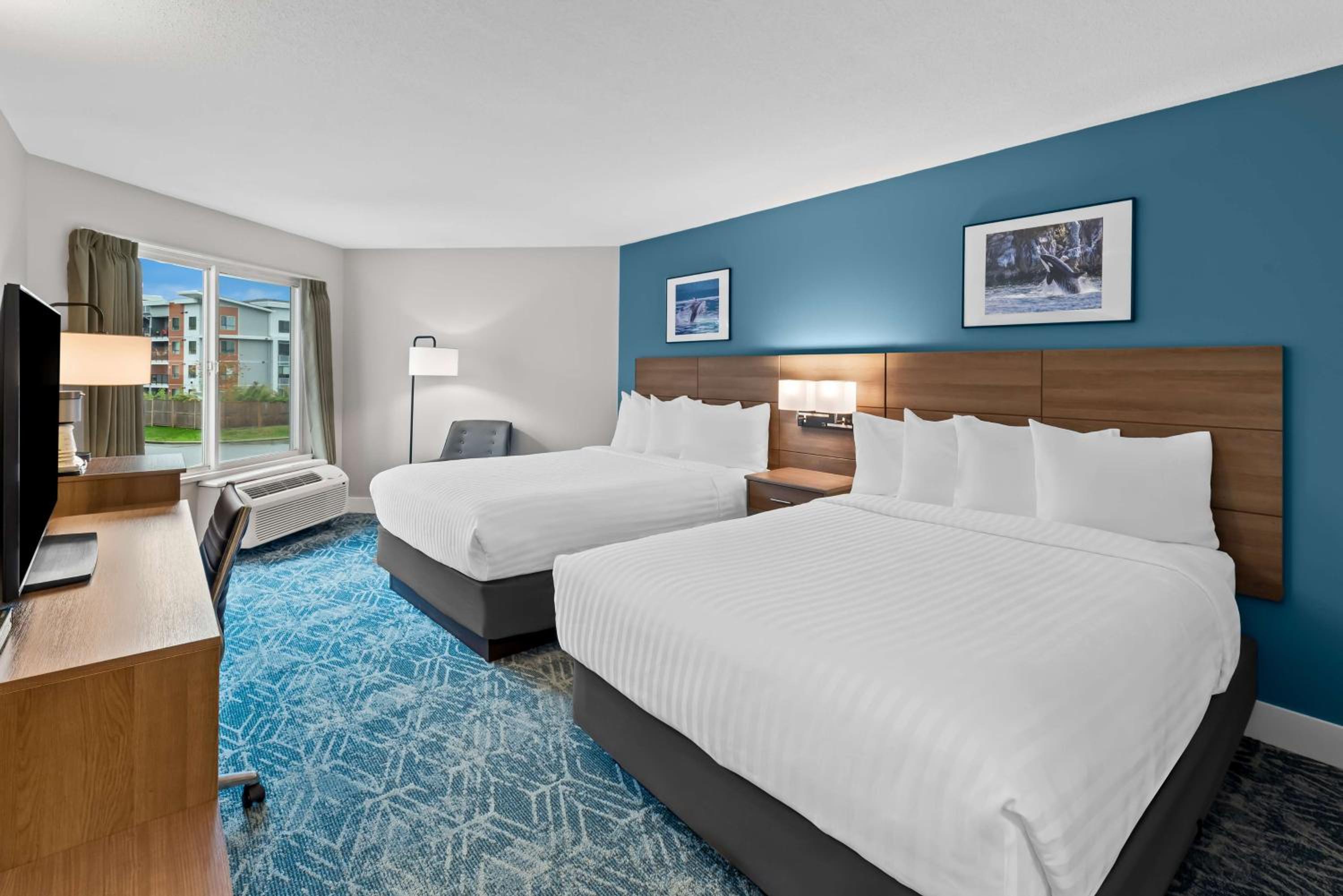 Queen Room with Two Queen Beds - Non-Smoking - Photo 2