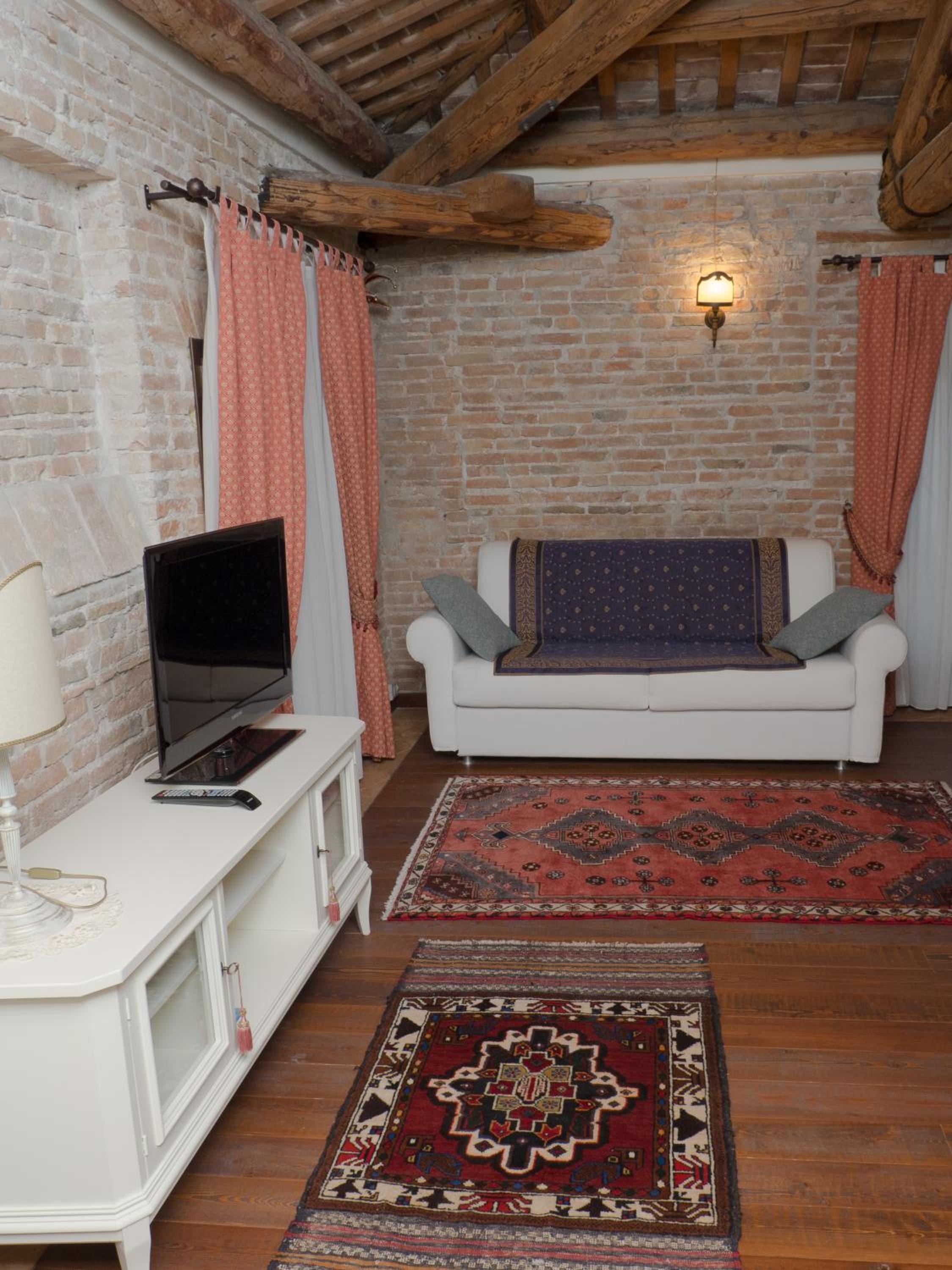 Suite with River View - Photo 4