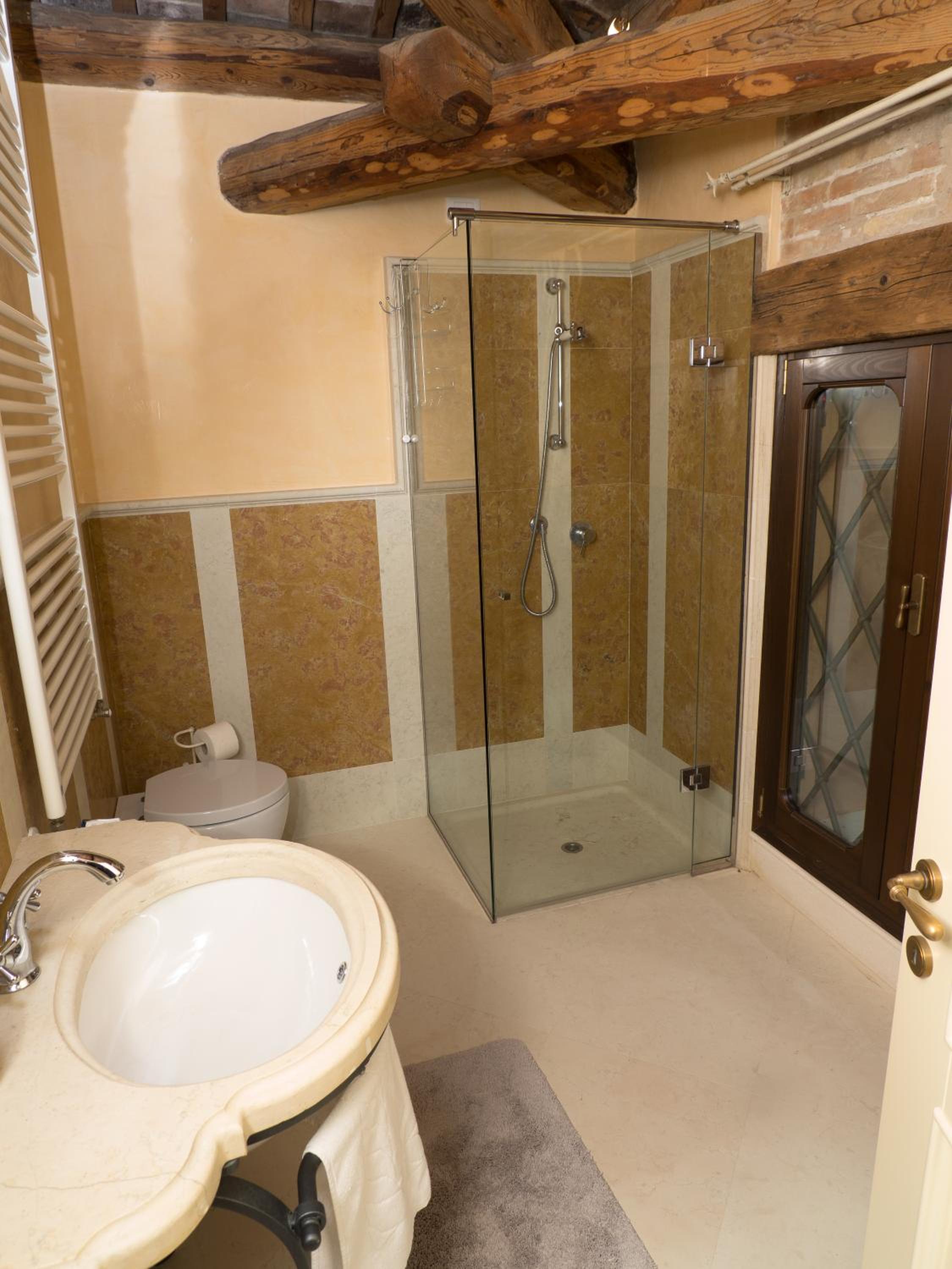 Suite with River View - Photo 2