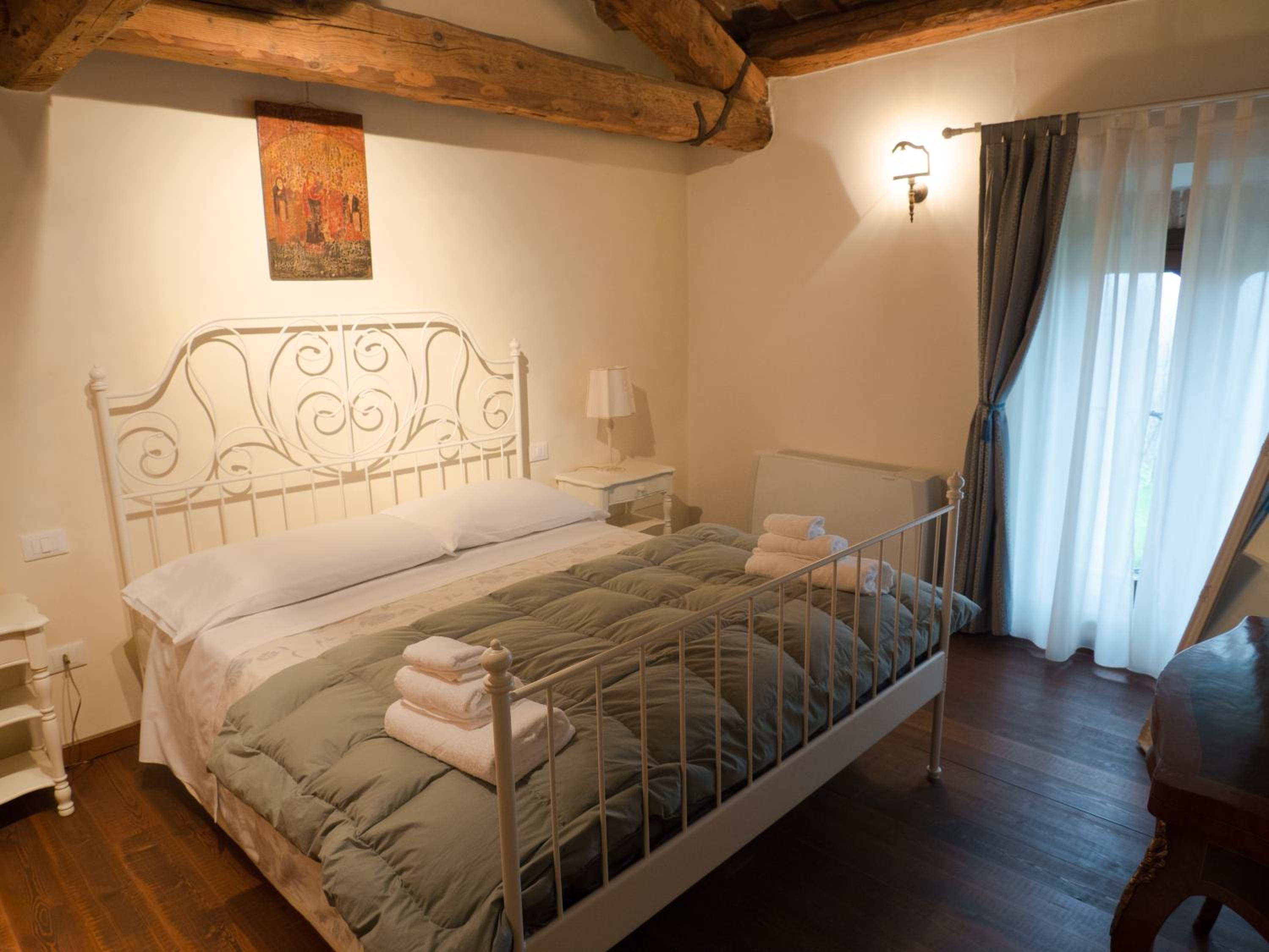 Suite with River View - Photo 3