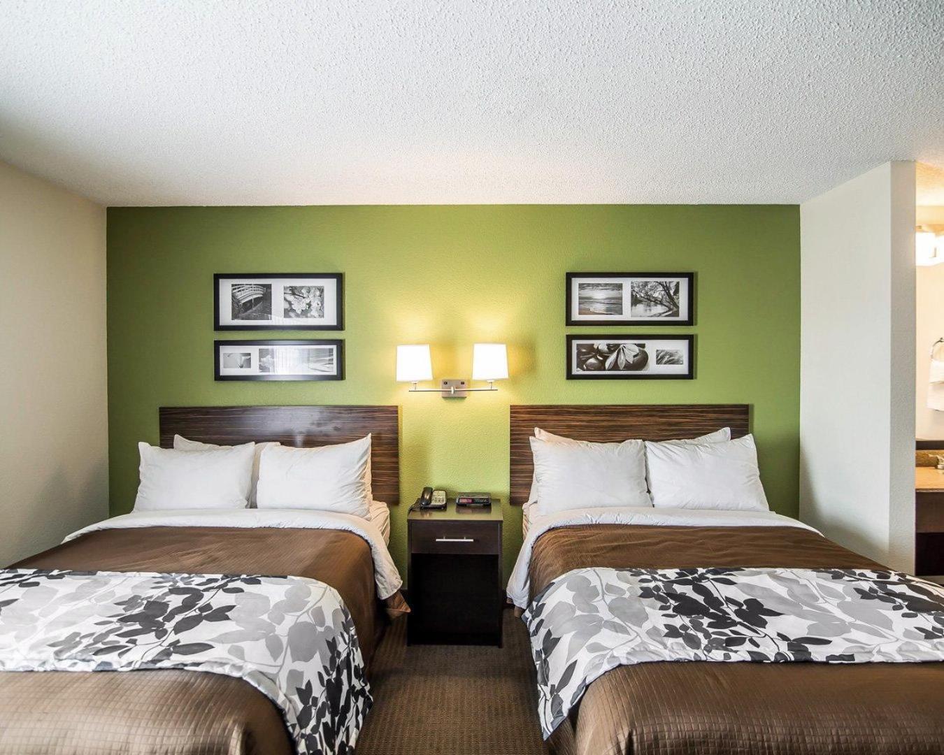 Double Room with Two Double Beds - Non-Smoking photo 3