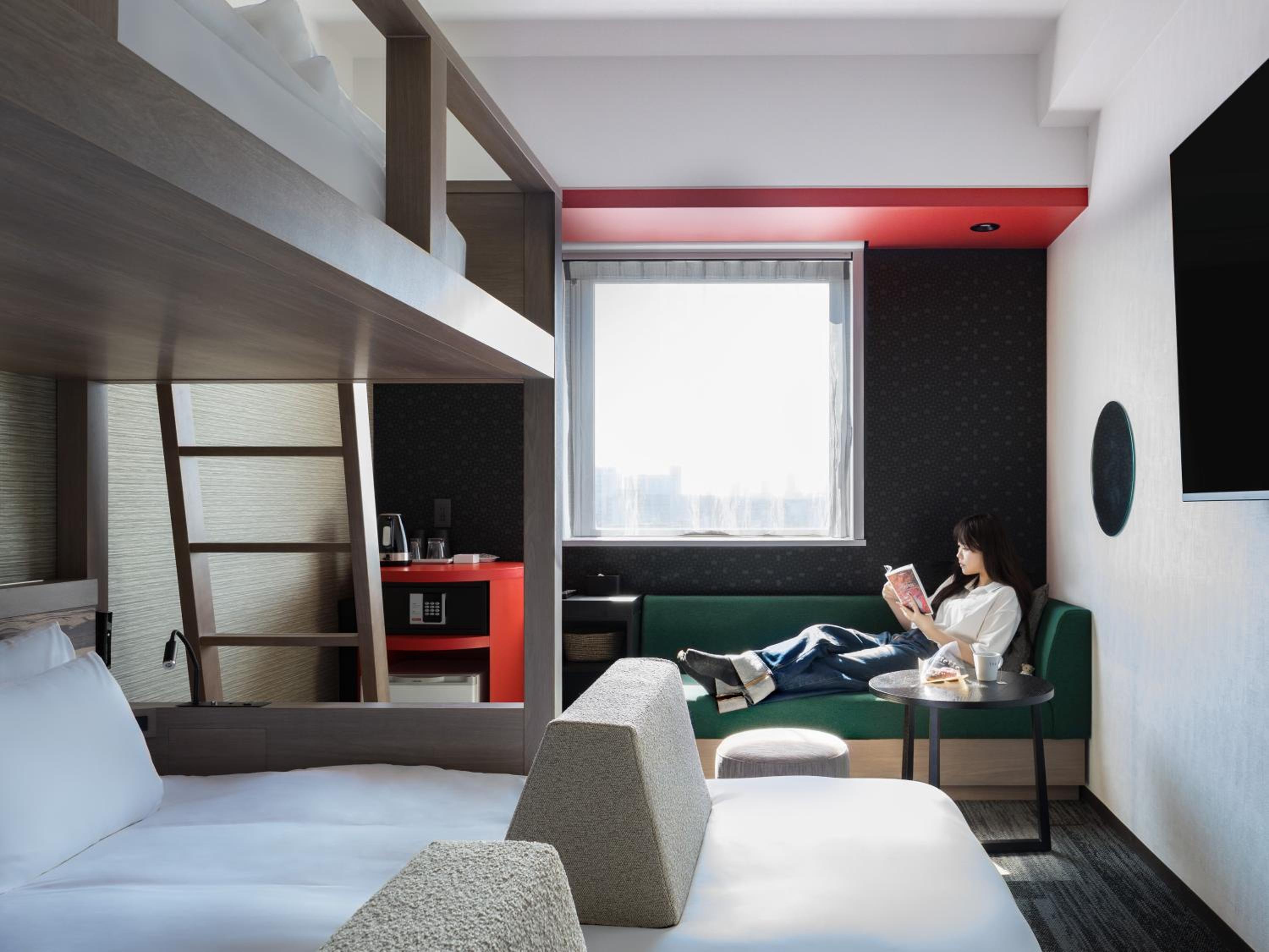 Bunk bed room (2 Single bed + 1 Bunk bed) - Non-Smoking photo 2