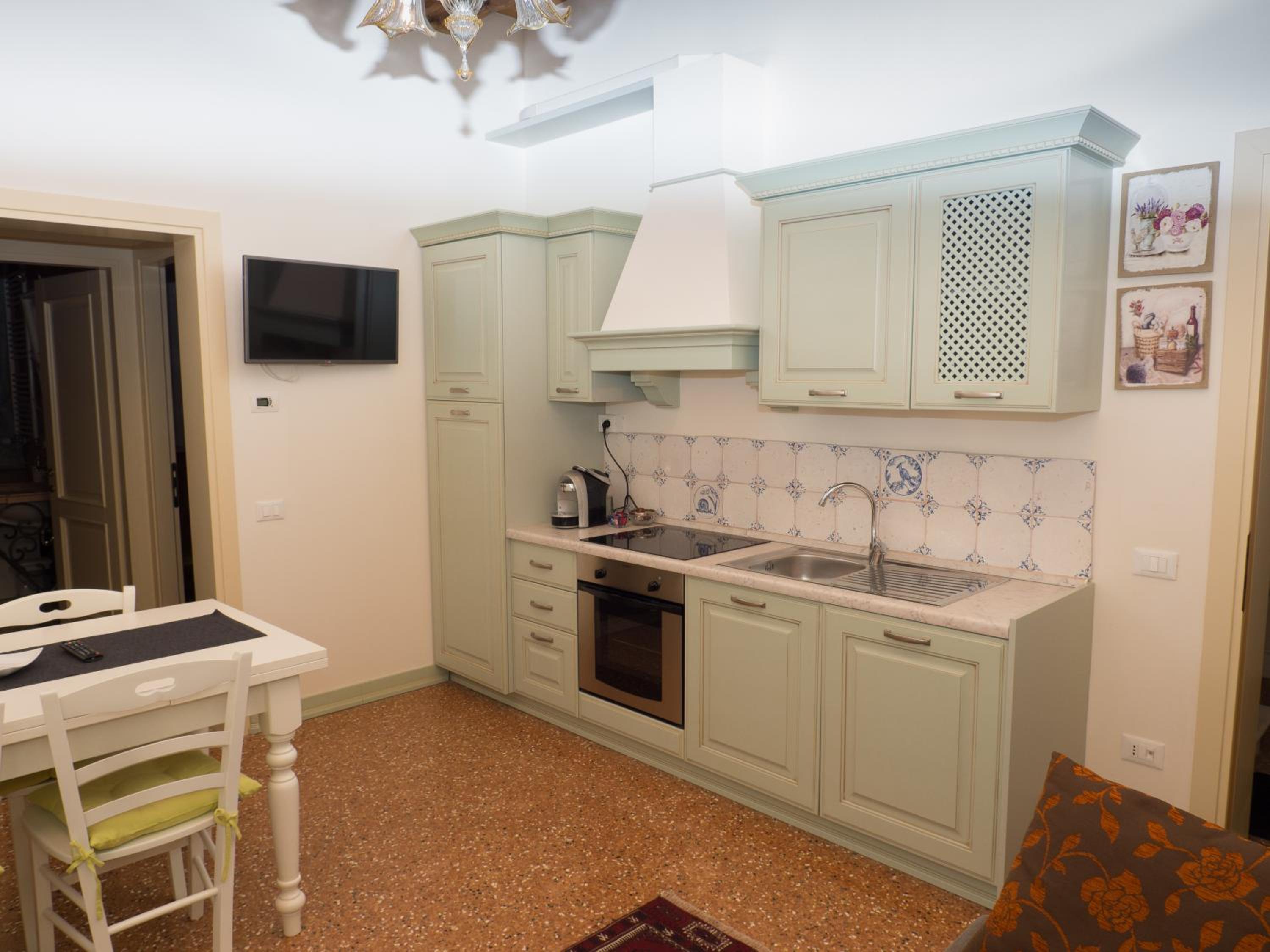 Deluxe Room - Photo 5