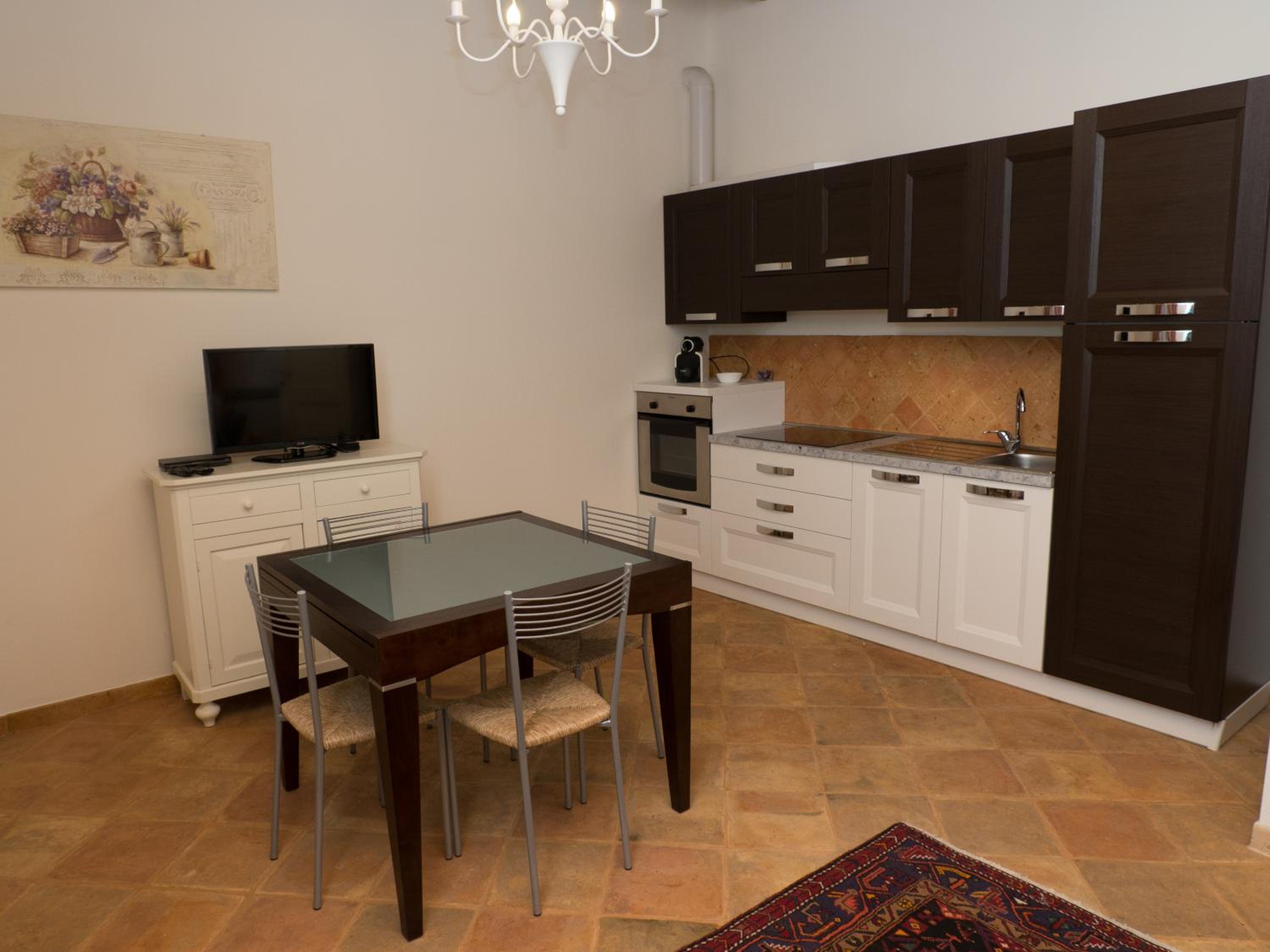 Deluxe Apartment - Photo 2