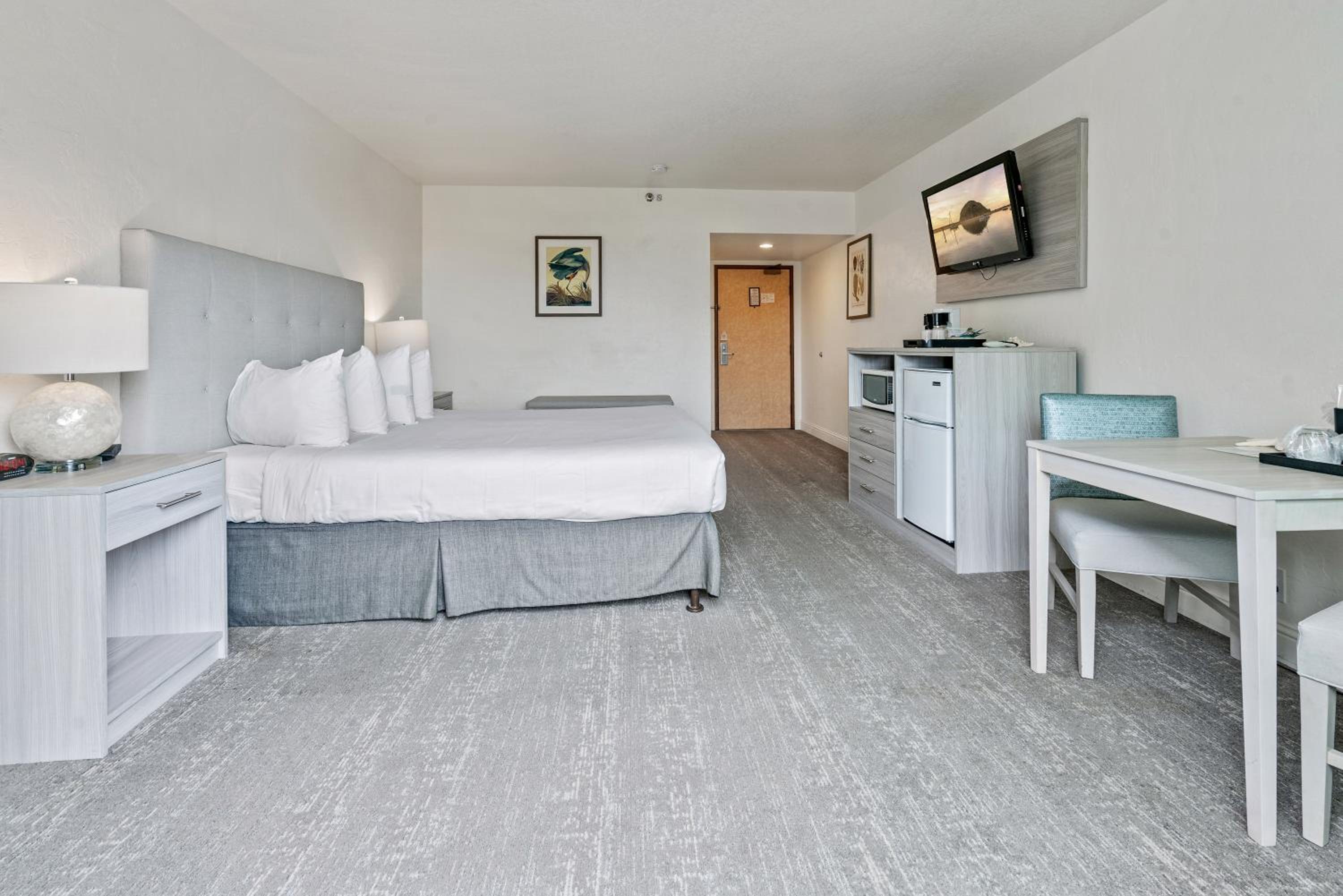 Standard King Room - Photo 3