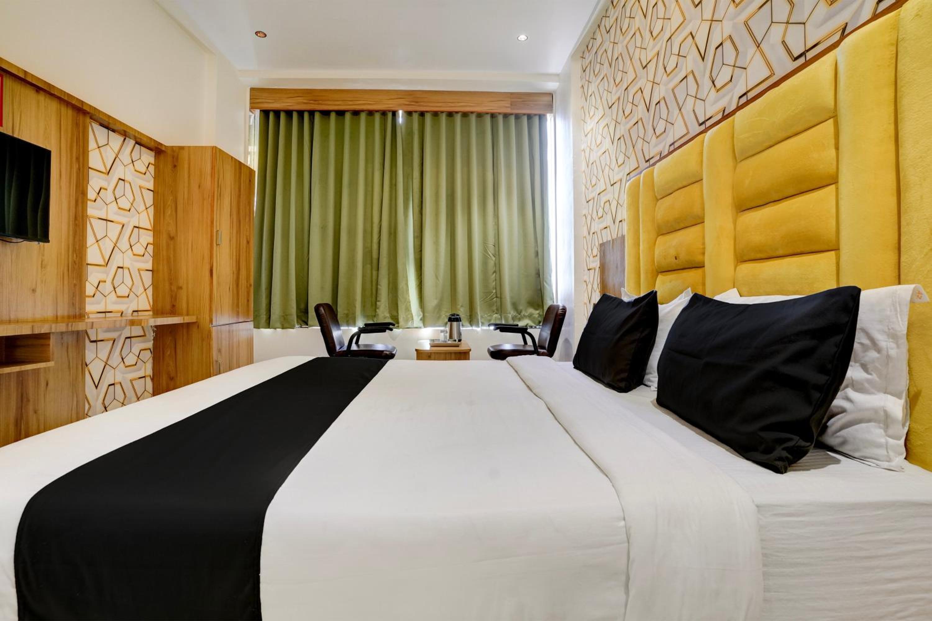 Deluxe Double Room photo 3