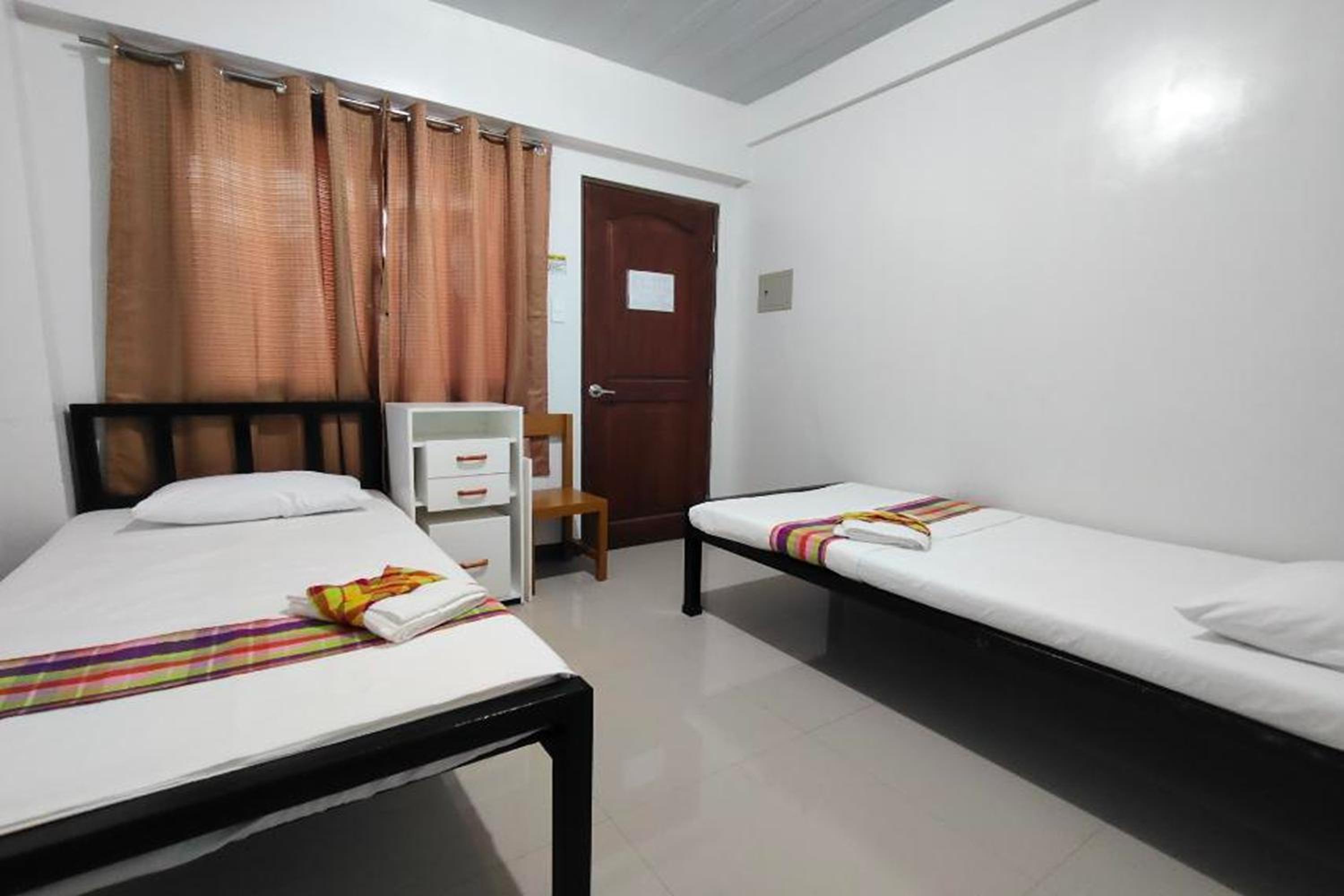 Twin Room - Photo 6