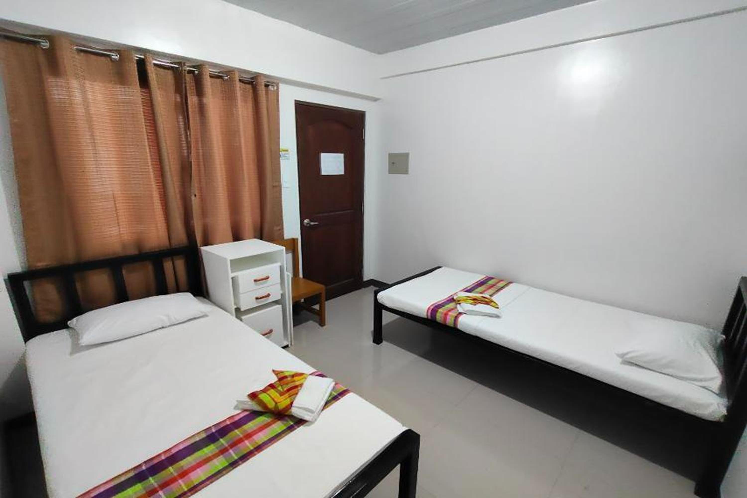Twin Room - Photo 1