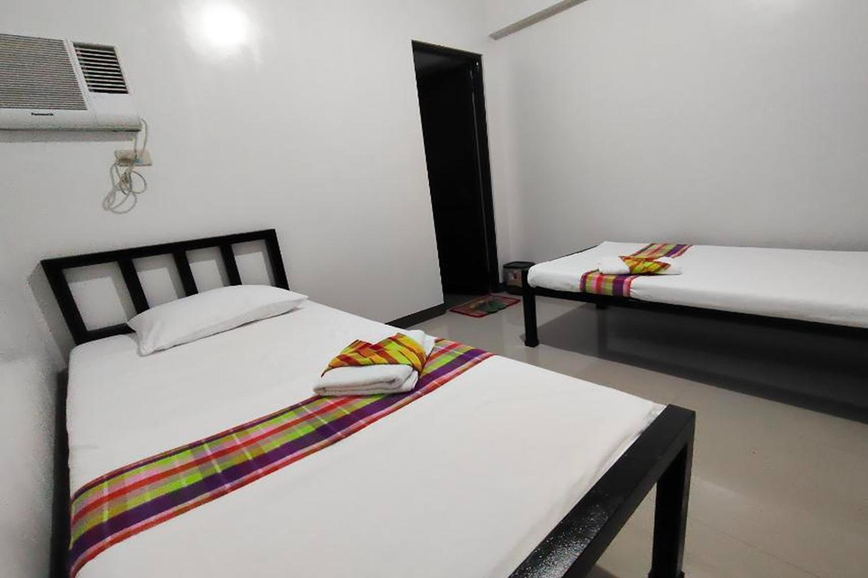 Twin Room - Photo 5