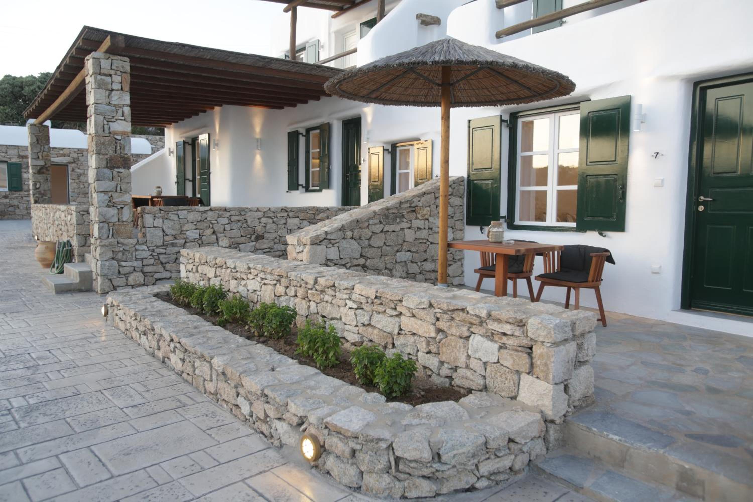 Two-Bedroom Suite with Sea View - Photo 7