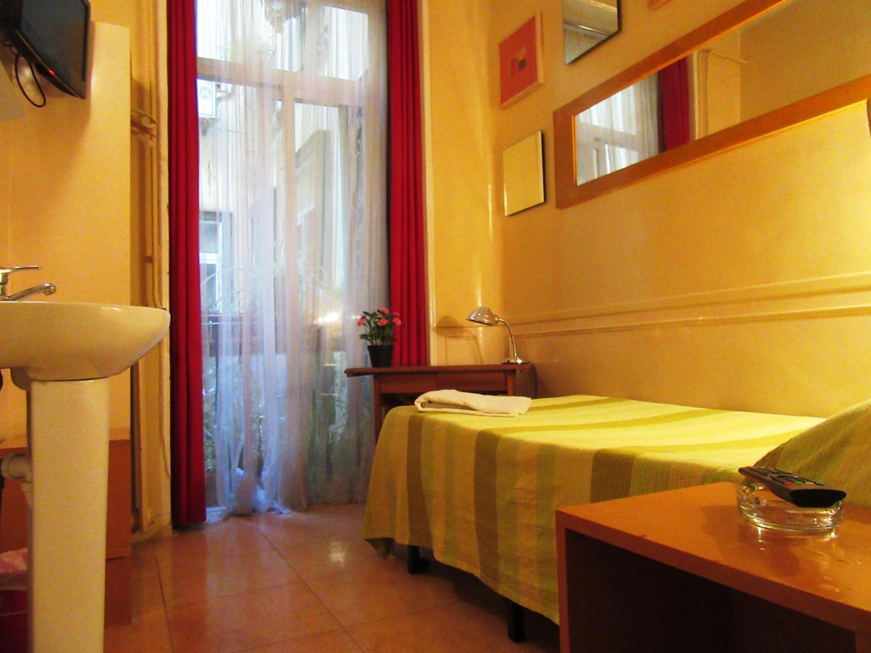 Single Room with Shared Bathroom