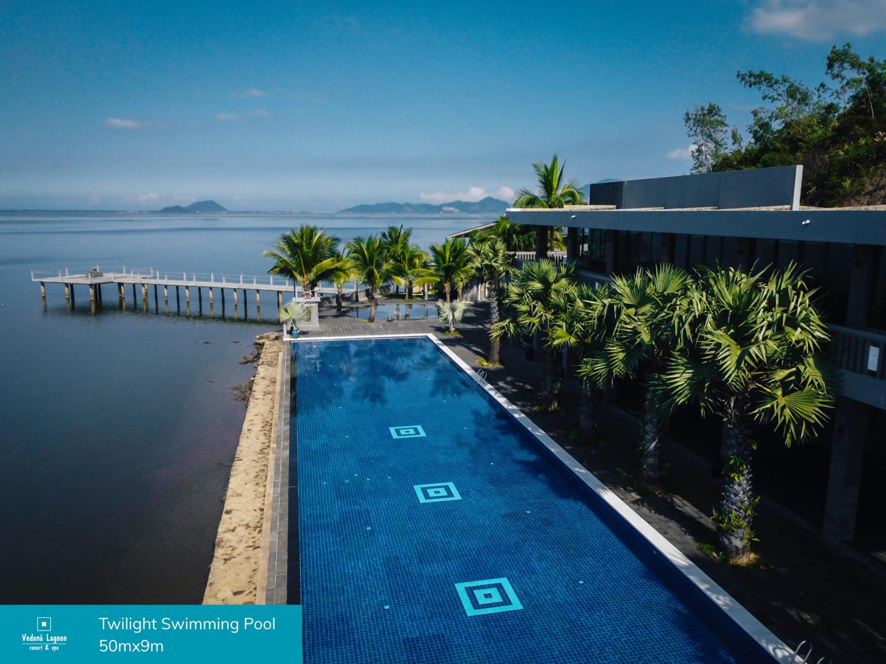 Water Pool Villa - Modern Style with Free Benefit & Spa - Photo 4