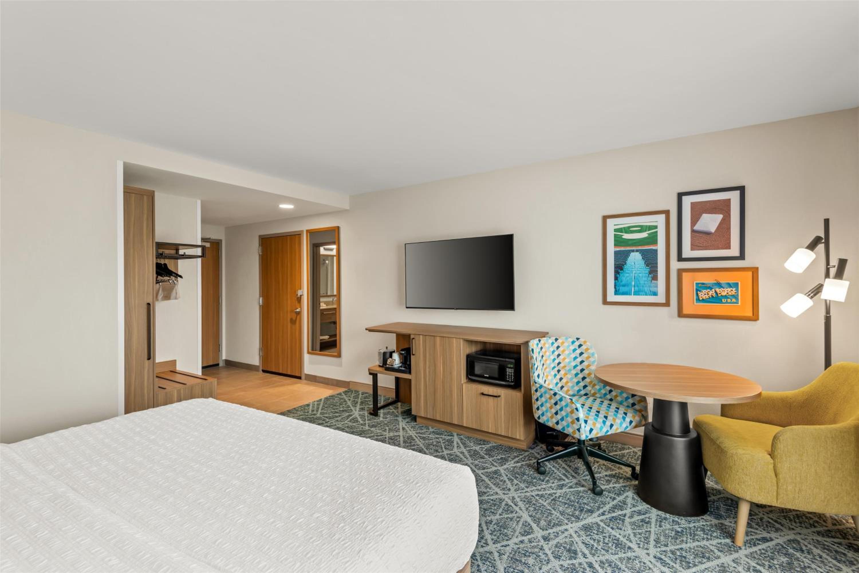 King Room - Hearing Access - Photo 6